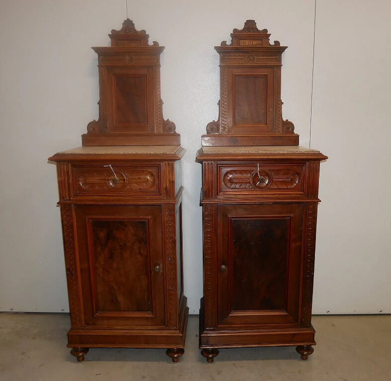 Pair of walnut bedside tables with grit top, early 20th century 1378220