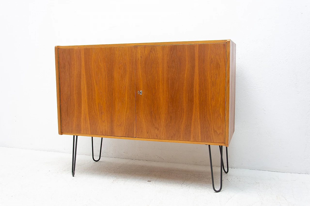 Credenza U-450 di Jiří Jiroutek, anni '60 1378559