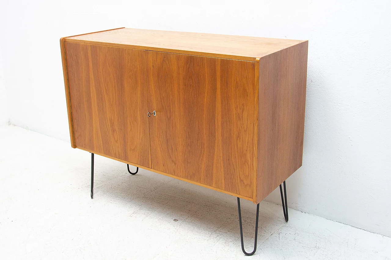 Credenza U-450 di Jiří Jiroutek, anni '60 1378563