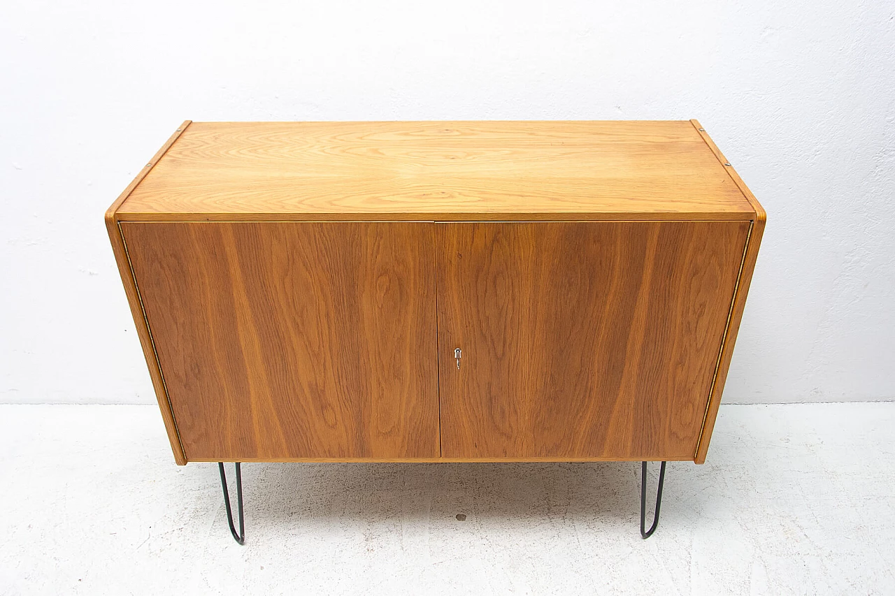 Credenza U-450 di Jiří Jiroutek, anni '60 1378565