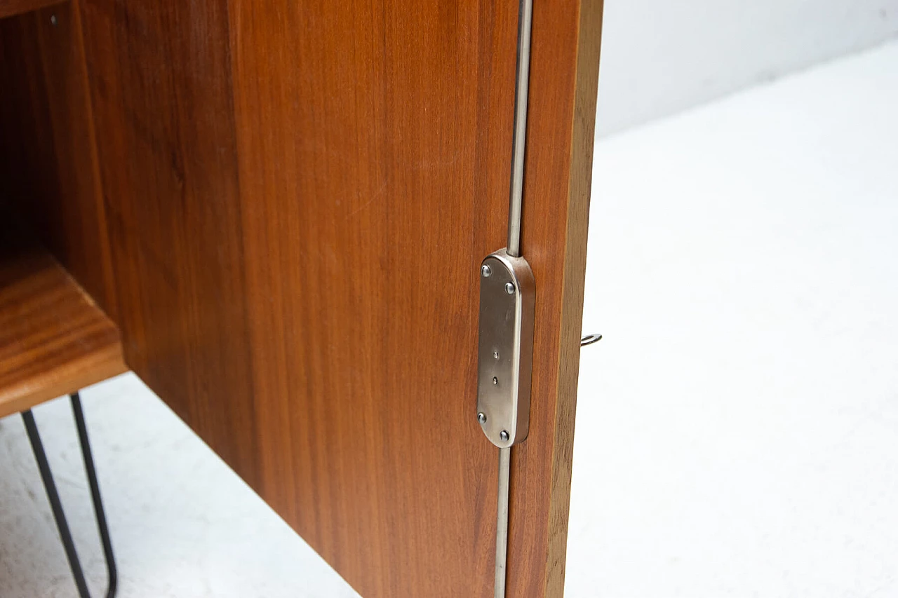 Credenza U-450 di Jiří Jiroutek, anni '60 1378570