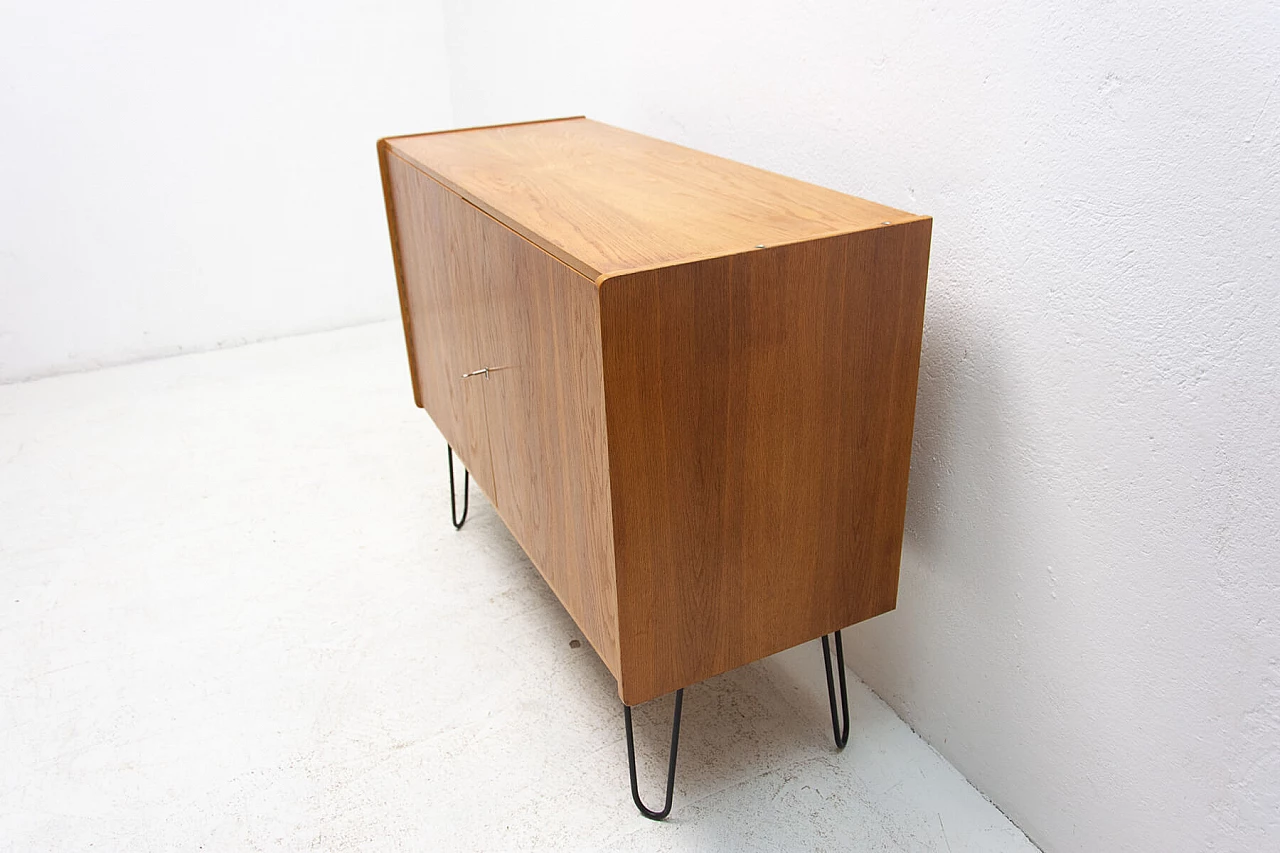 Credenza U-450 di Jiří Jiroutek, anni '60 1378578