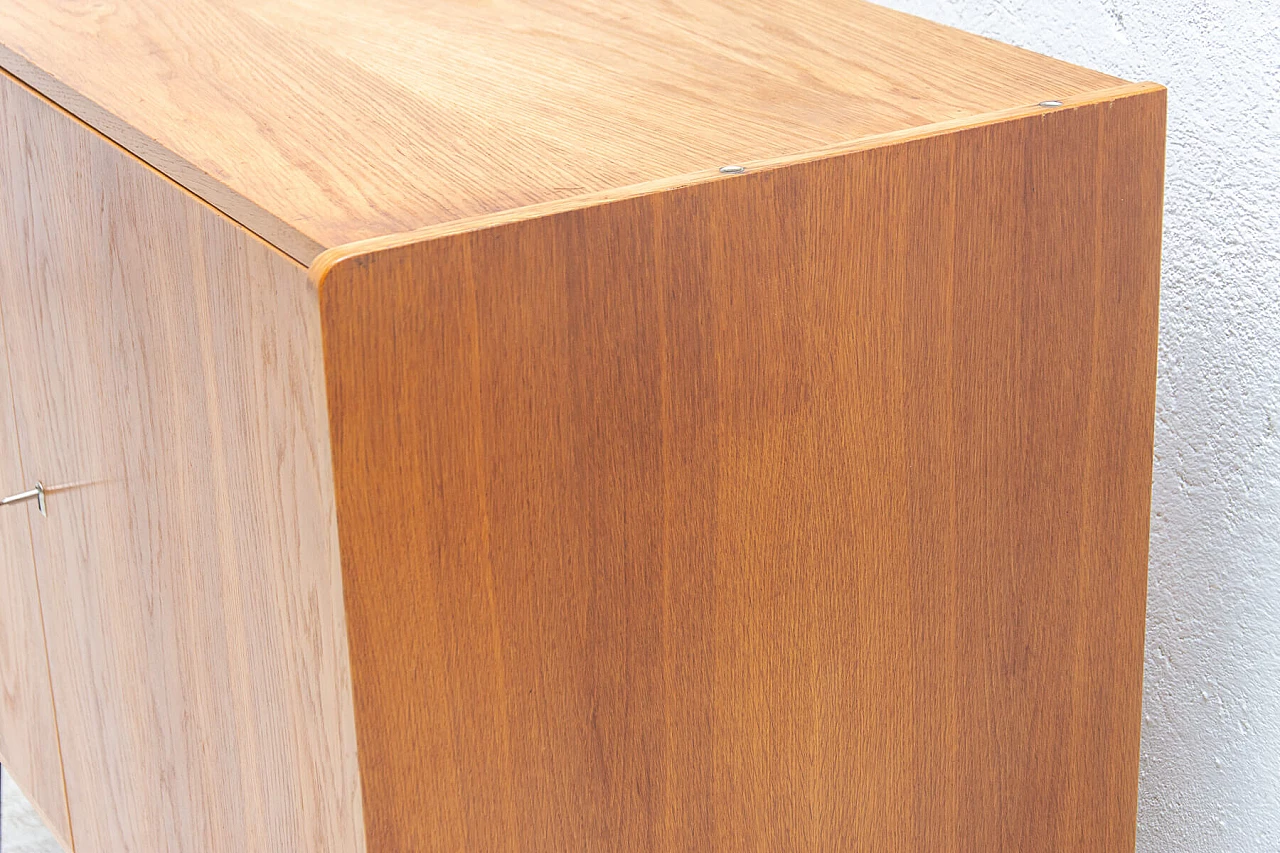 Credenza U-450 di Jiří Jiroutek, anni '60 1378580