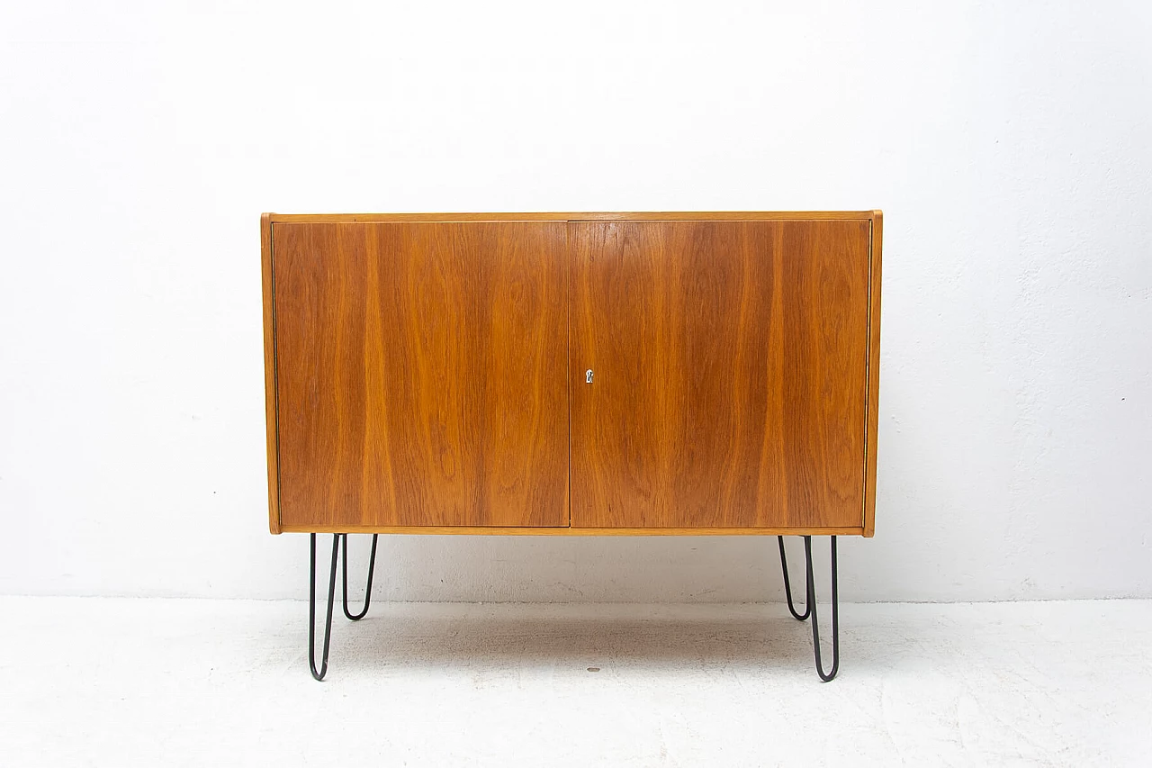 Credenza U-450 di Jiří Jiroutek, anni '60 1378586
