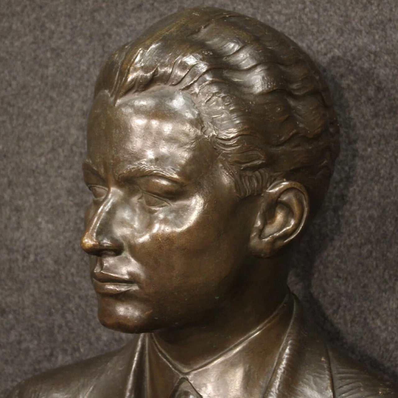 Bust of a gentleman, American bronze sculpture, 1930s 1378942