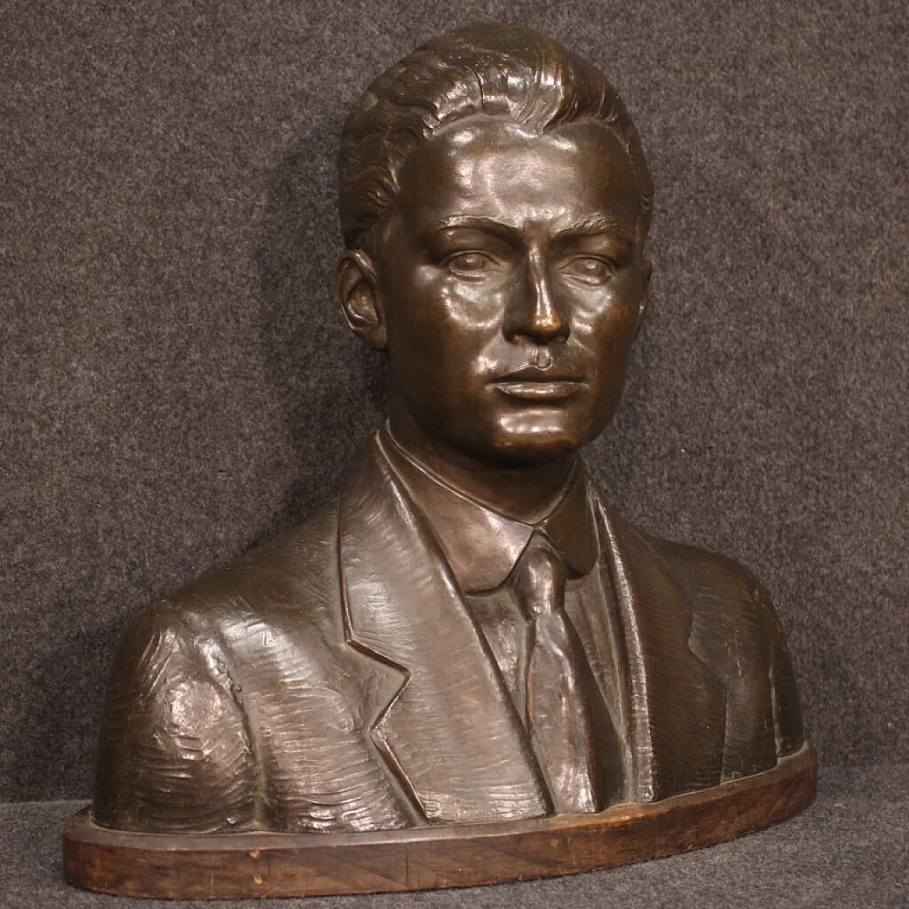 Bust of a gentleman, American bronze sculpture, 1930s 1378945