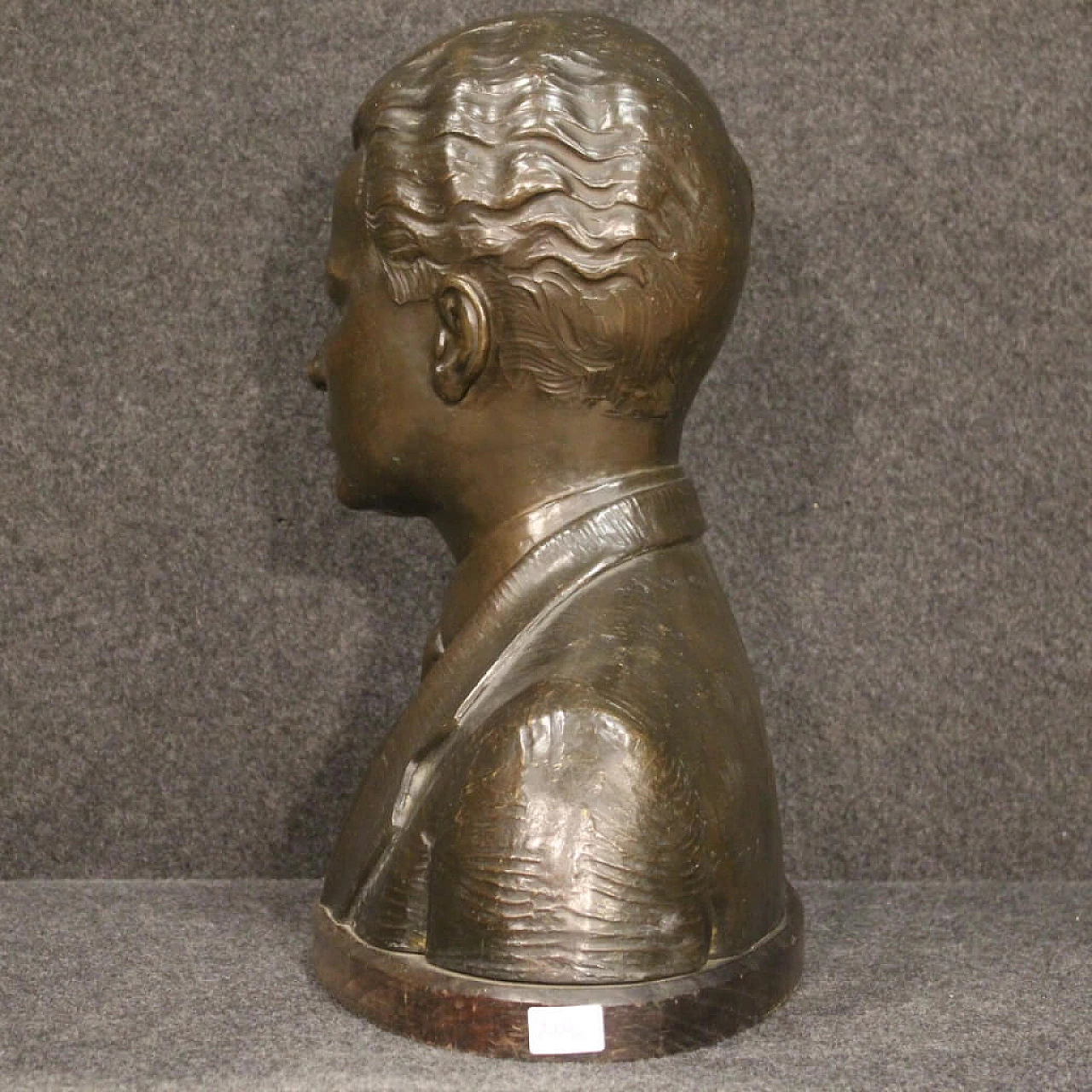 Bust of a gentleman, American bronze sculpture, 1930s 1378948