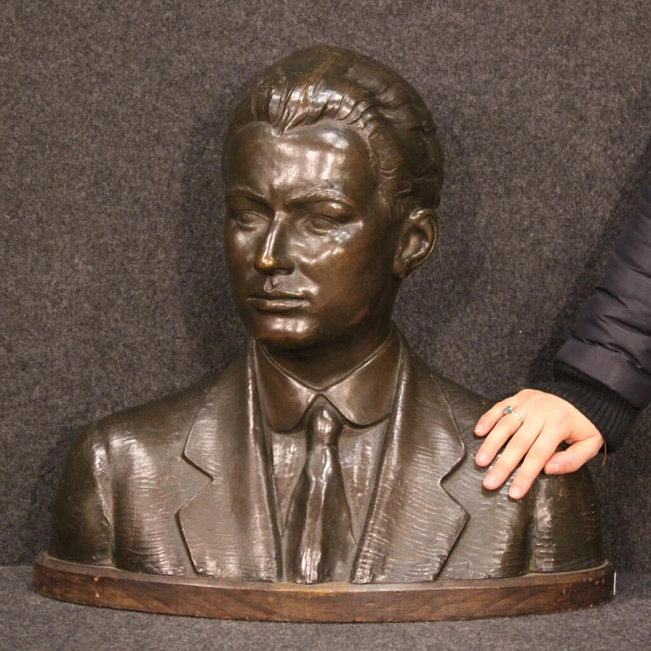 Bust of a gentleman, American bronze sculpture, 1930s 1378952