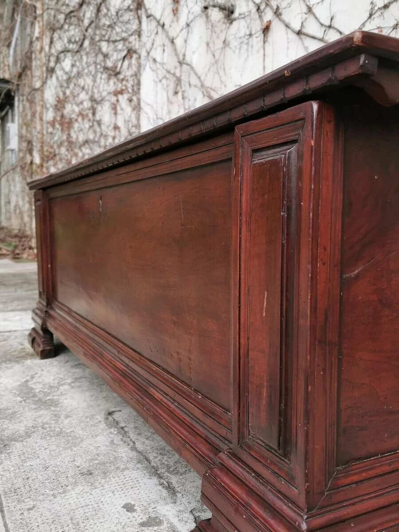 Walnut chest, 19th century 1378994