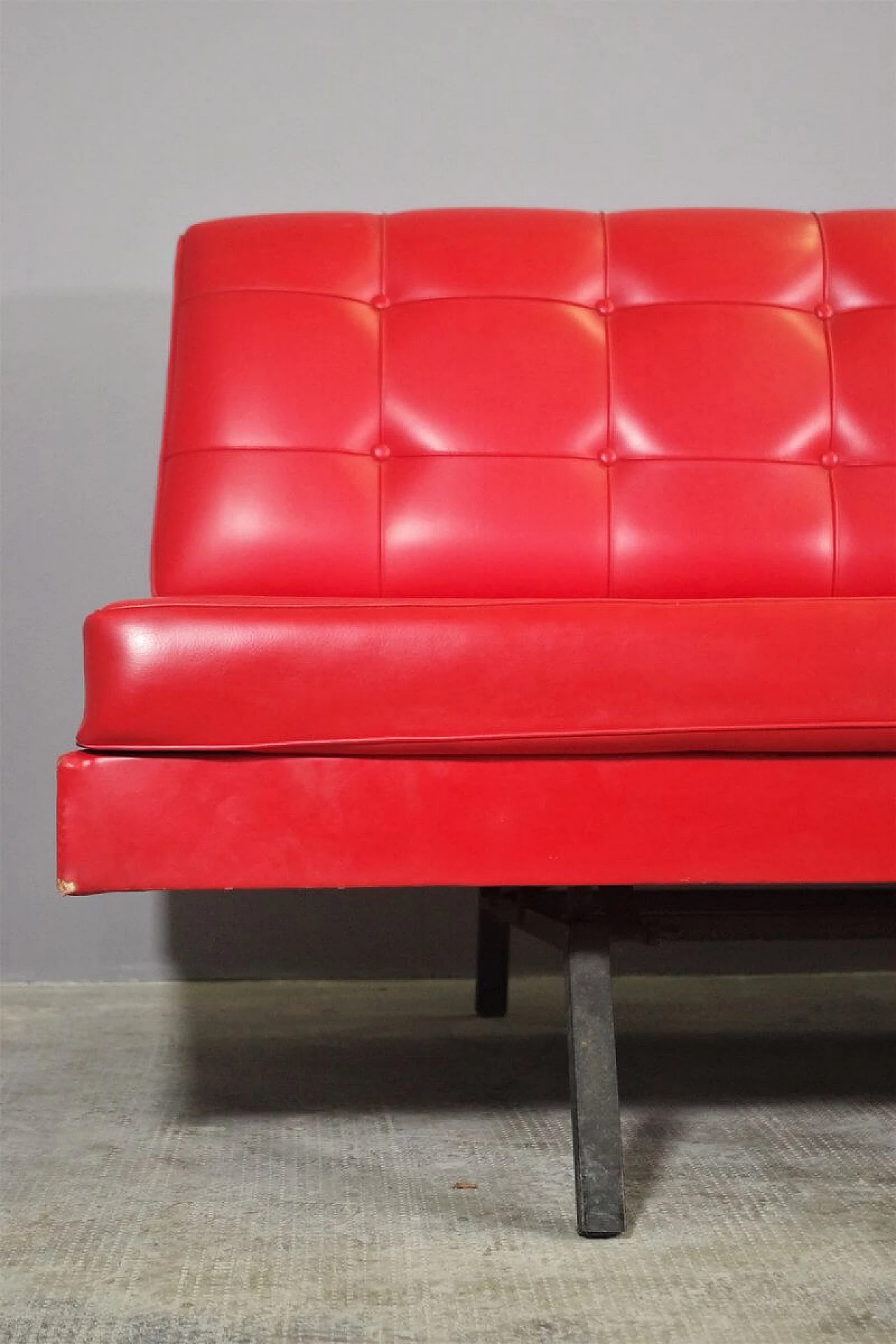 Divano Letto anni ‘70 pelle rossa Pirelli 1379138