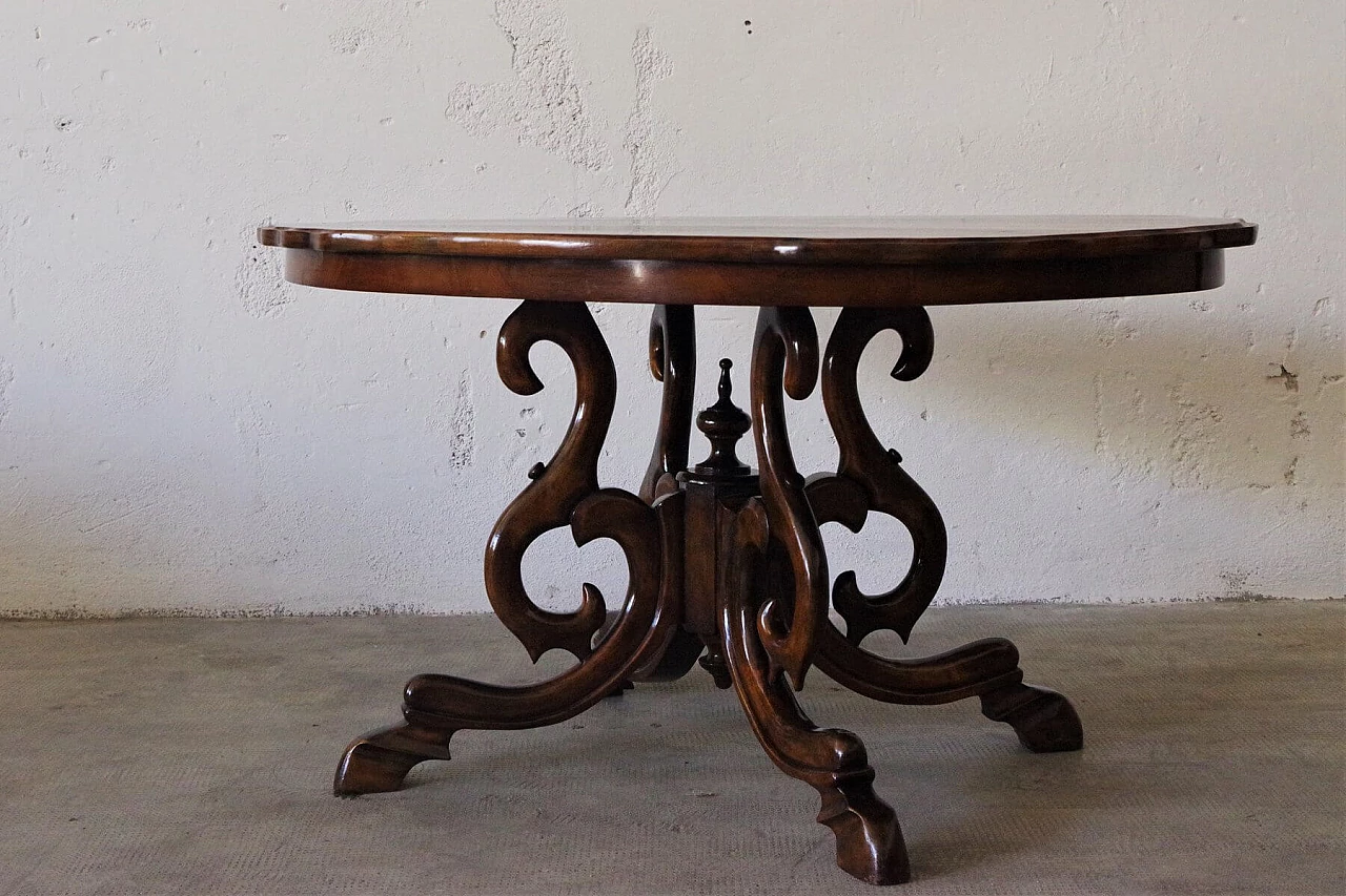 Carved walnut coffee table, 19th century 1379664