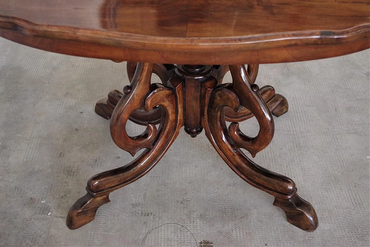 Carved walnut coffee table, 19th century 1379665