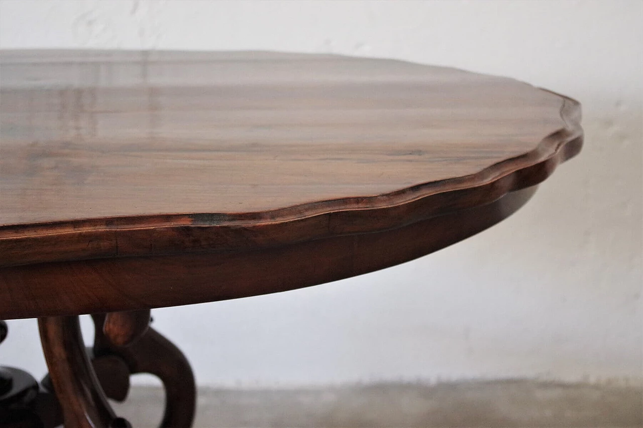 Carved walnut coffee table, 19th century 1379667