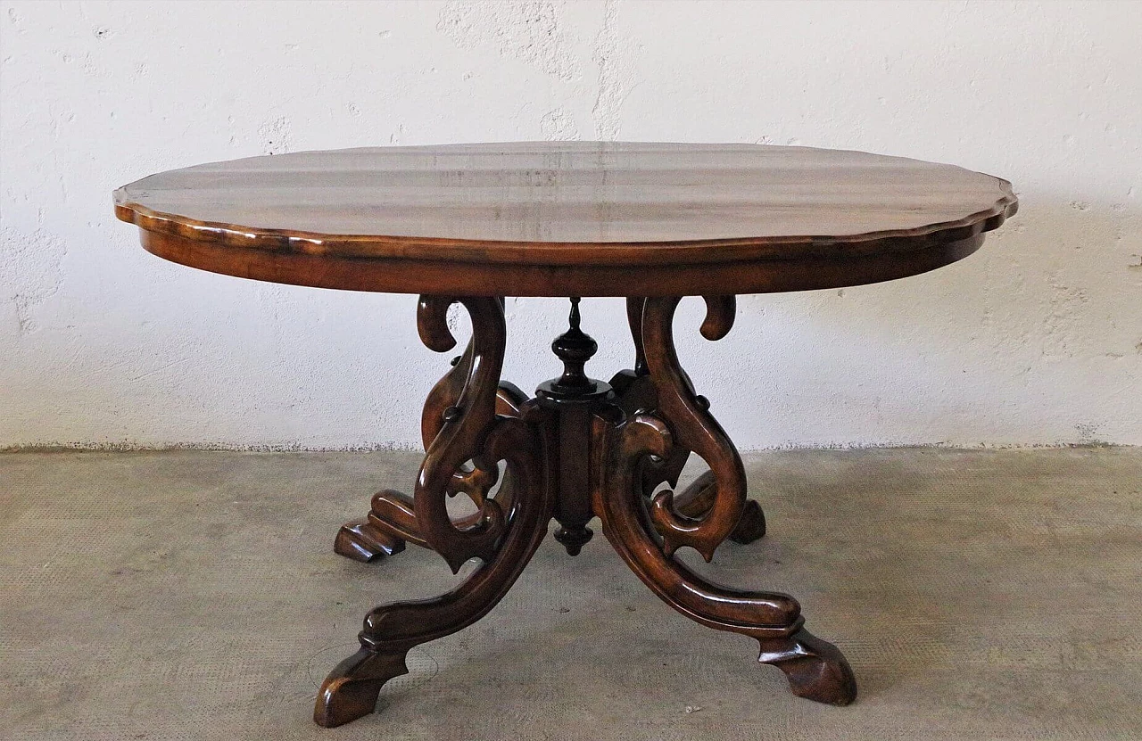 Carved walnut coffee table, 19th century 1379670