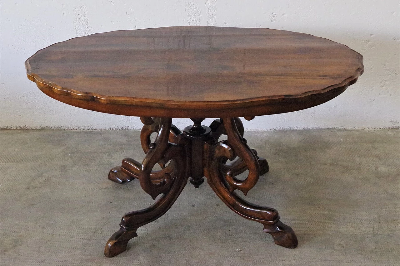 Carved walnut coffee table, 19th century 1379671