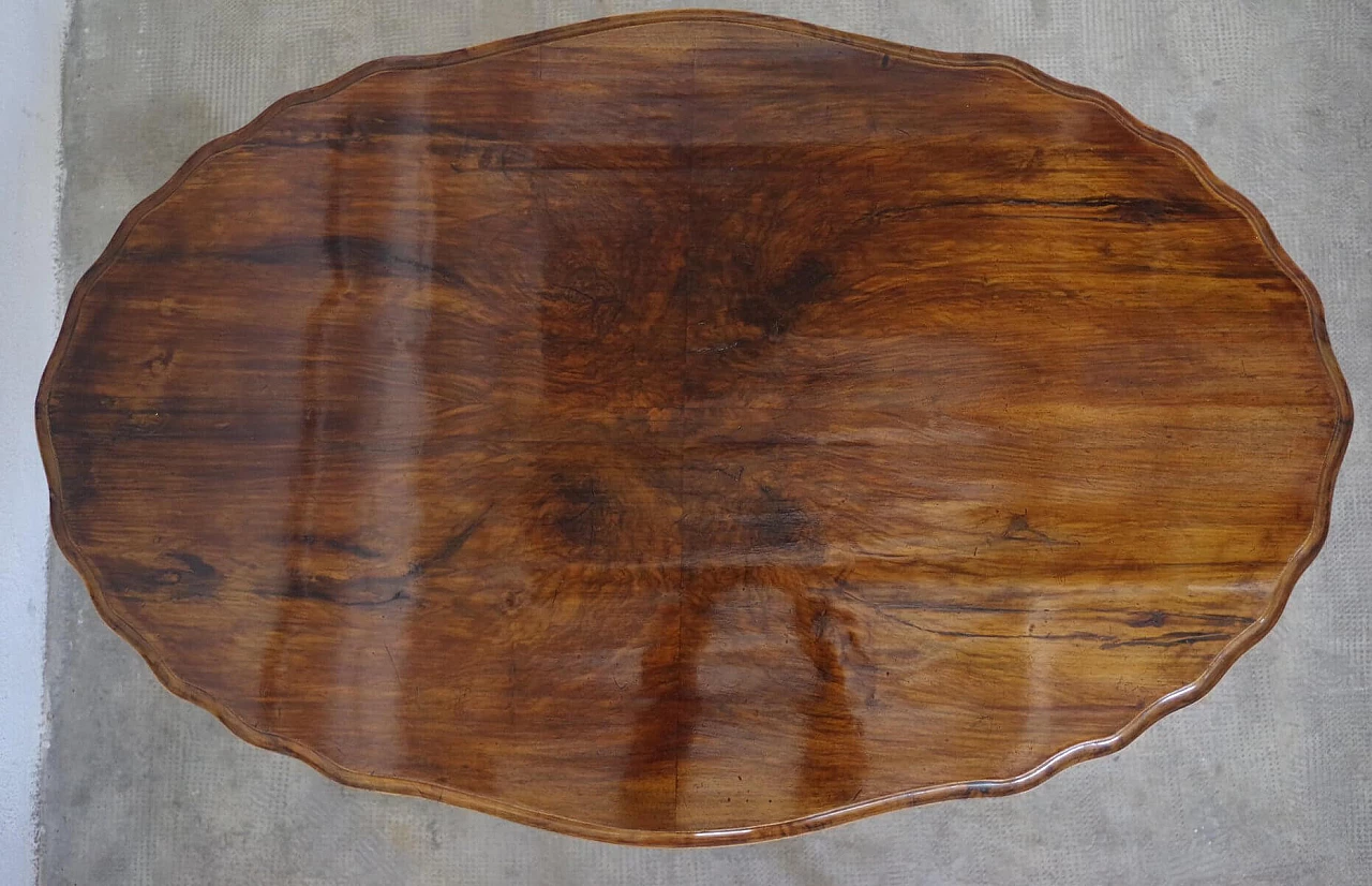 Carved walnut coffee table, 19th century 1379674