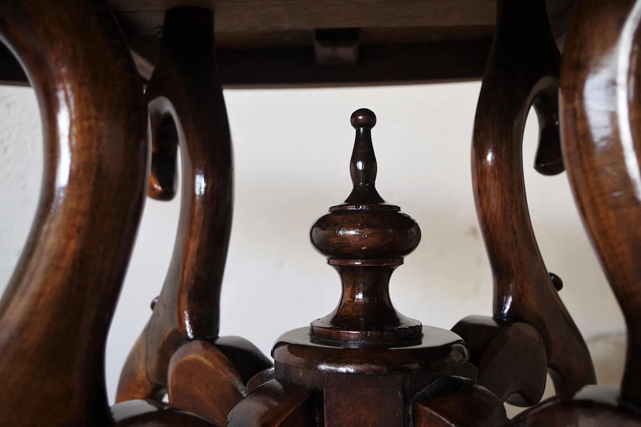 Carved walnut coffee table, 19th century 1379683