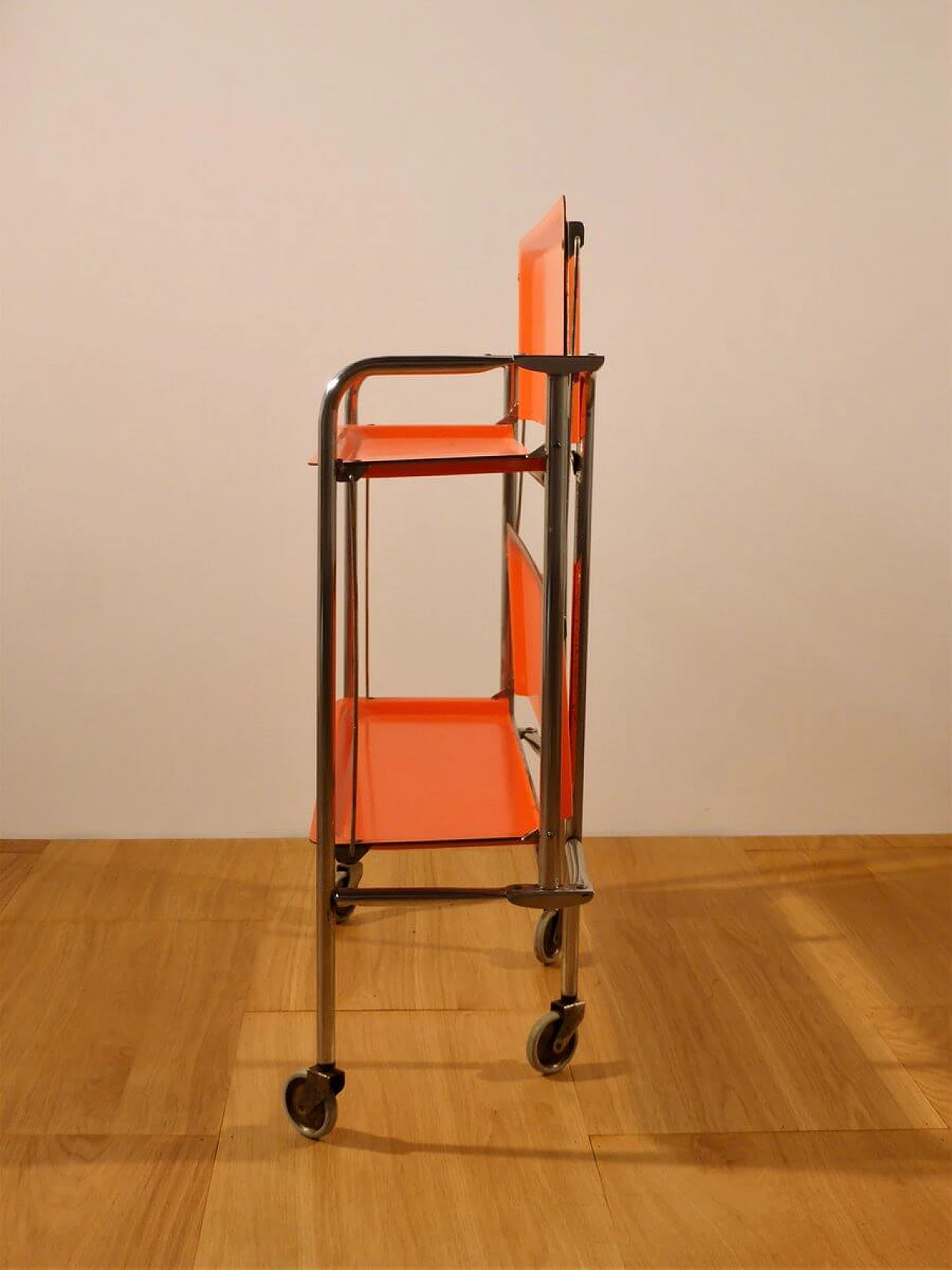 Carrello pieghevole arancione in plastica e metallo, anni '70 1379864