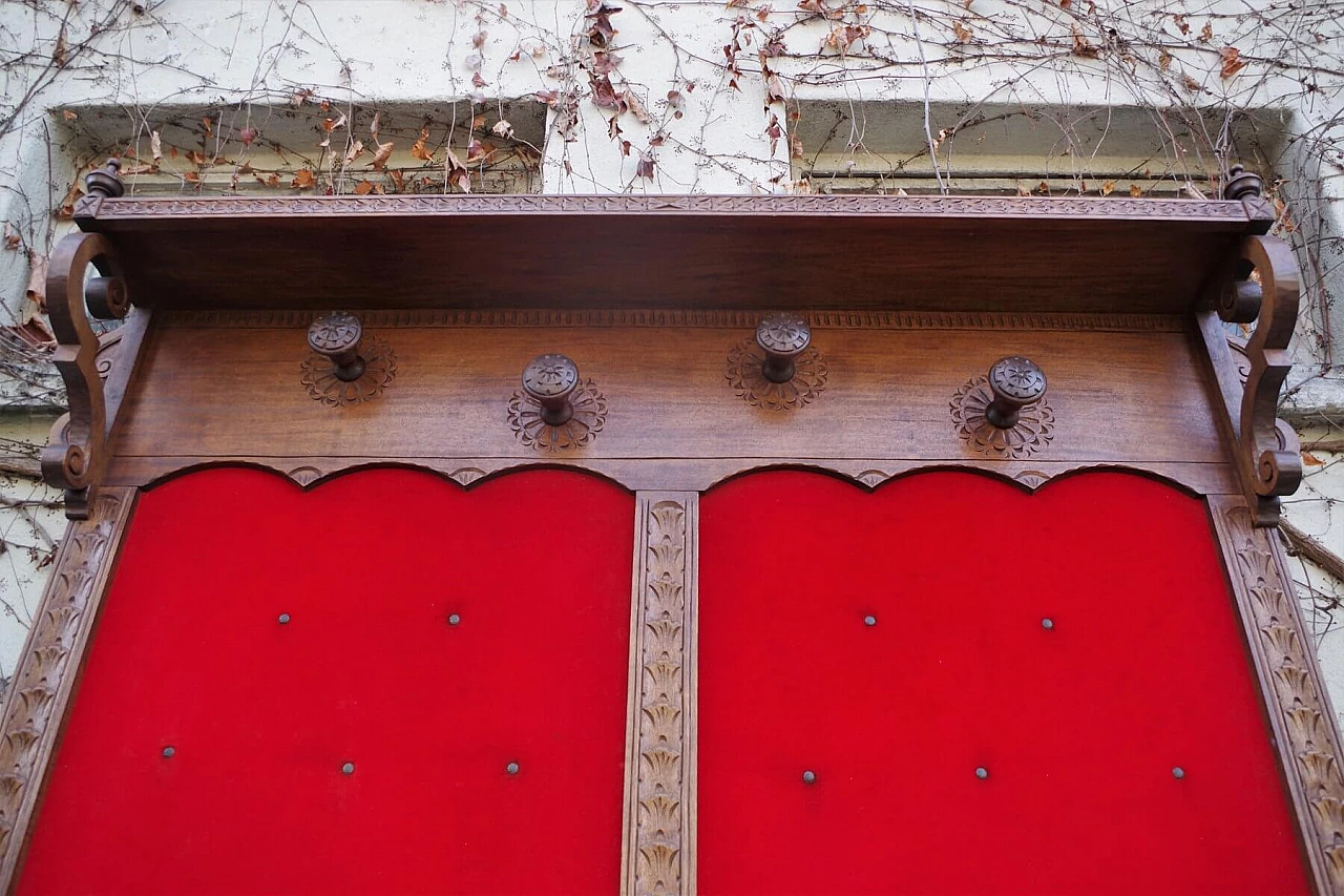 Attaccapanni a parete in legno e velluto rosso, anni ‘50 1379927