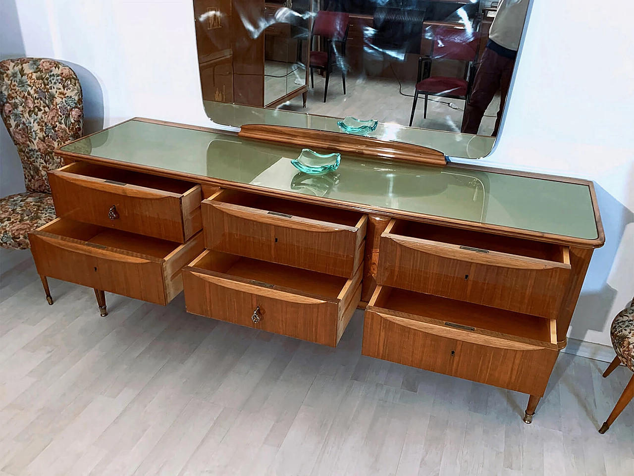 Cassettiera con specchio di Paolo Buffa, anni '50 1380285