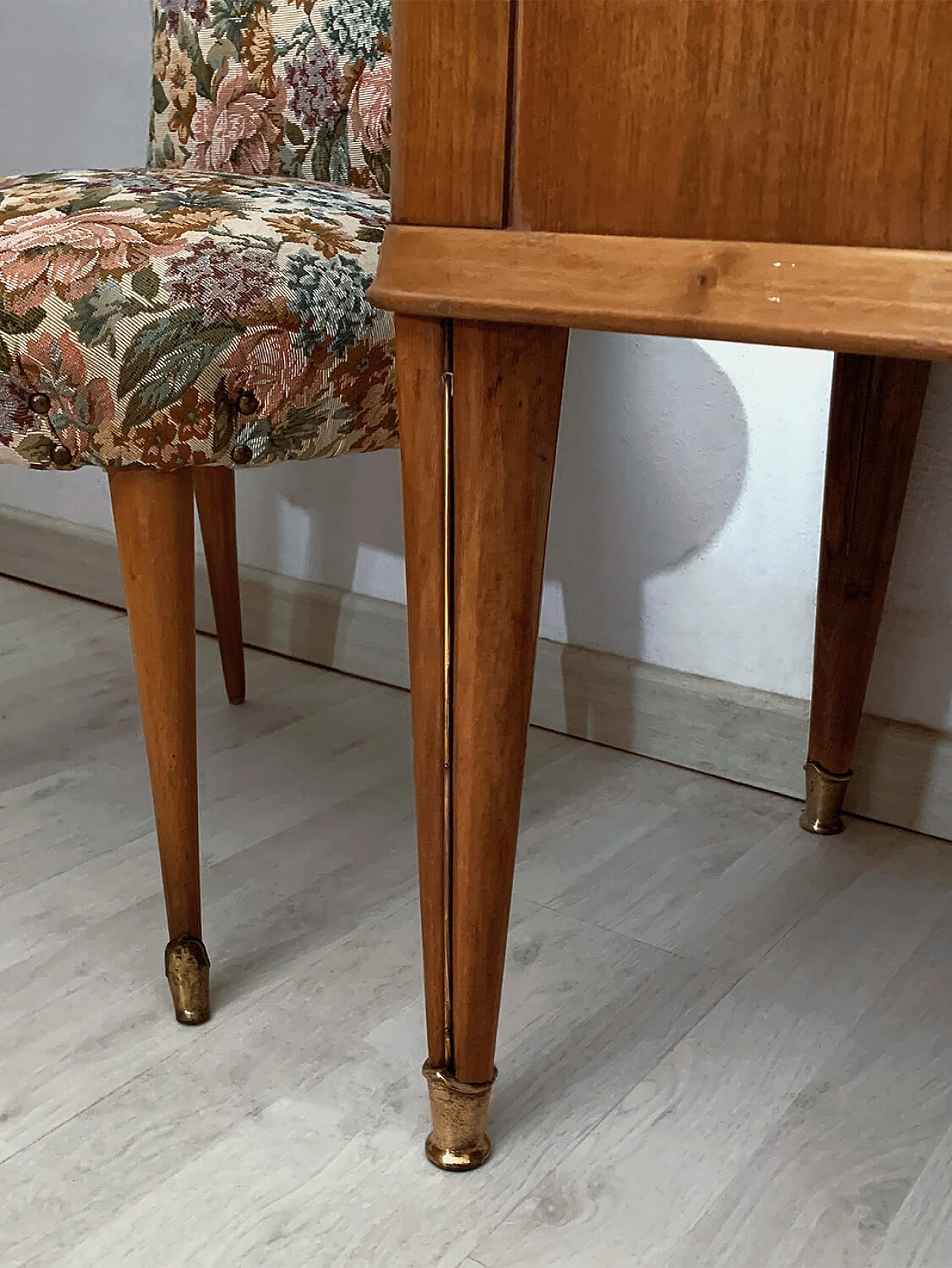 Cassettiera con specchio di Paolo Buffa, anni '50 1380293