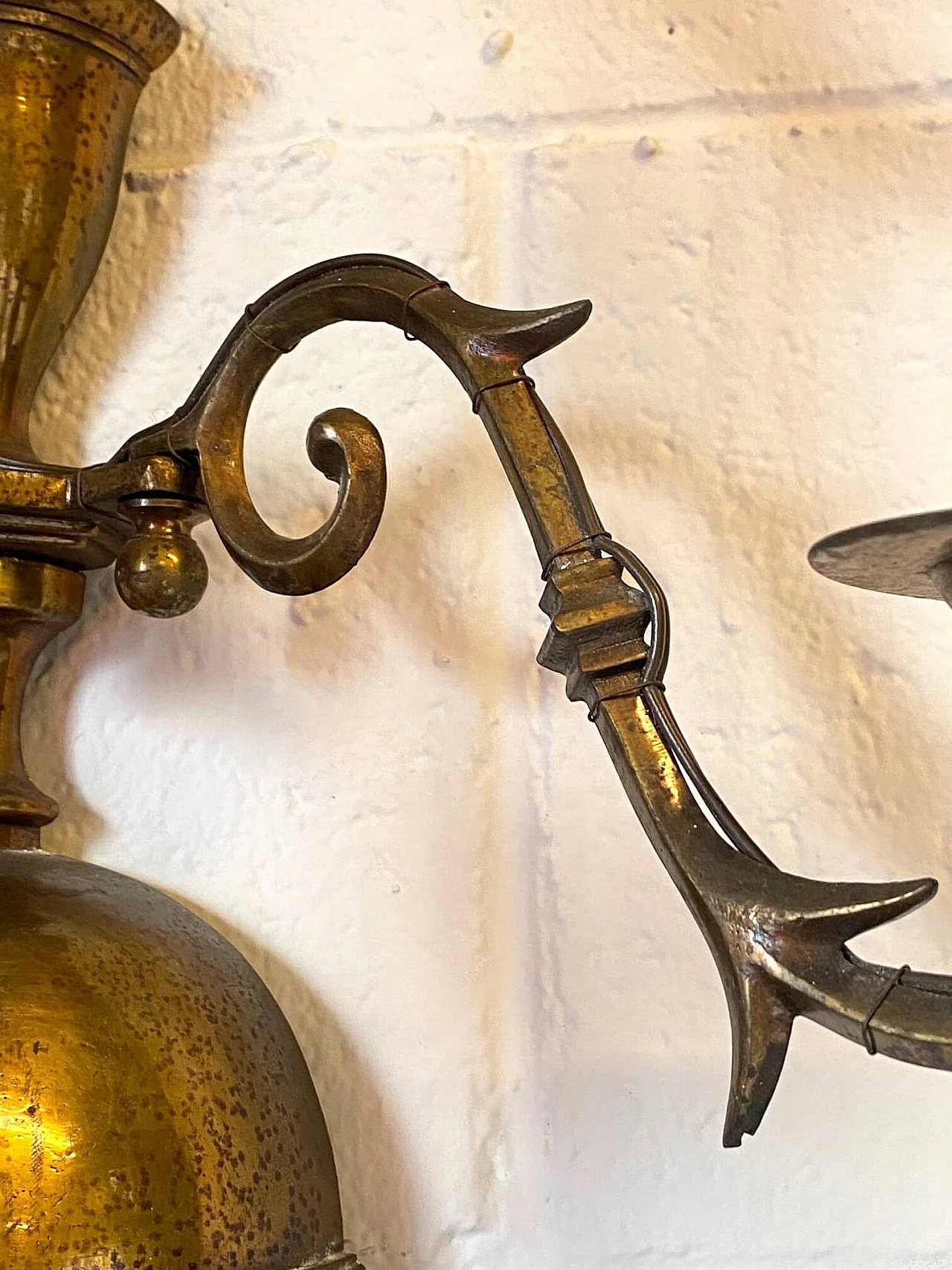 Pair of wall lamps in Flemish style, 40s 1381267
