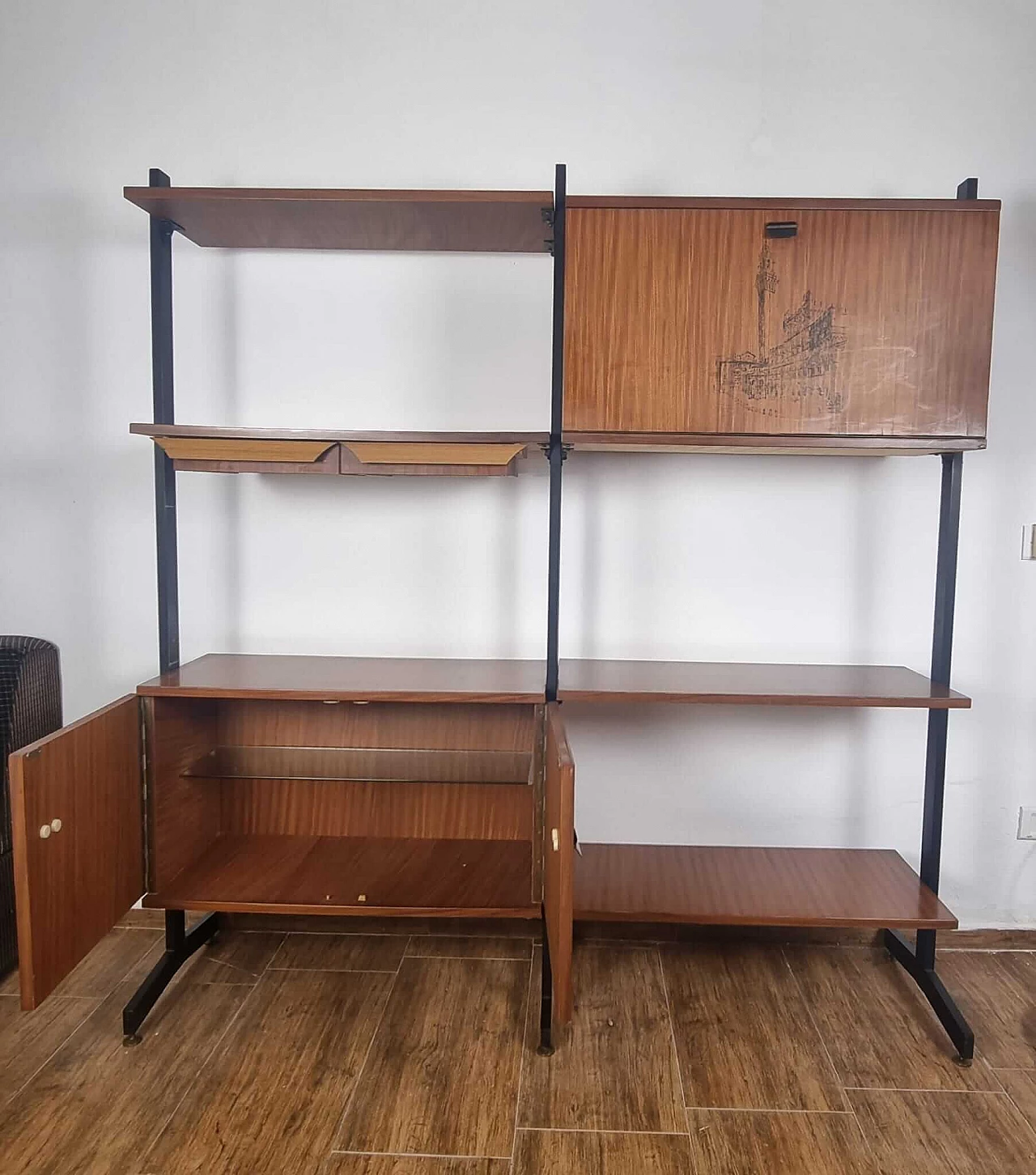 Libreria in metallo nero e legno, anni '60 1381288