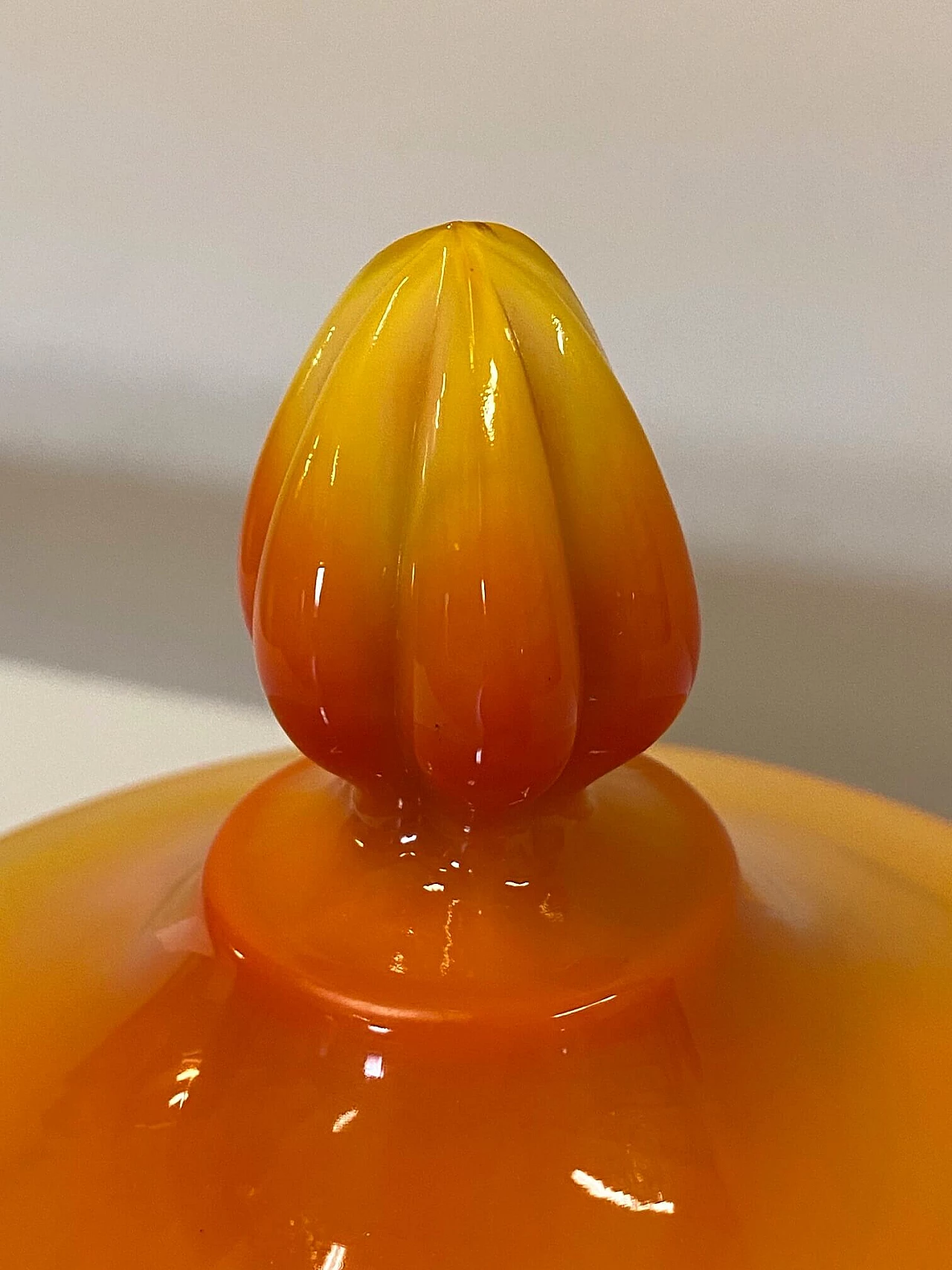 Vase with lid in opaline glass, 1940s 1381300