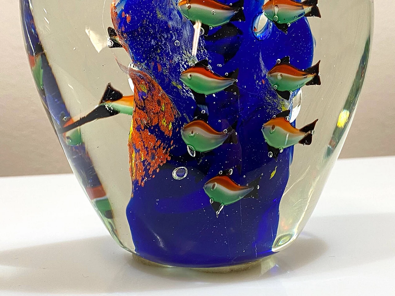 Fermacarte in vetro di Murano con acquario, anni '60 1381302