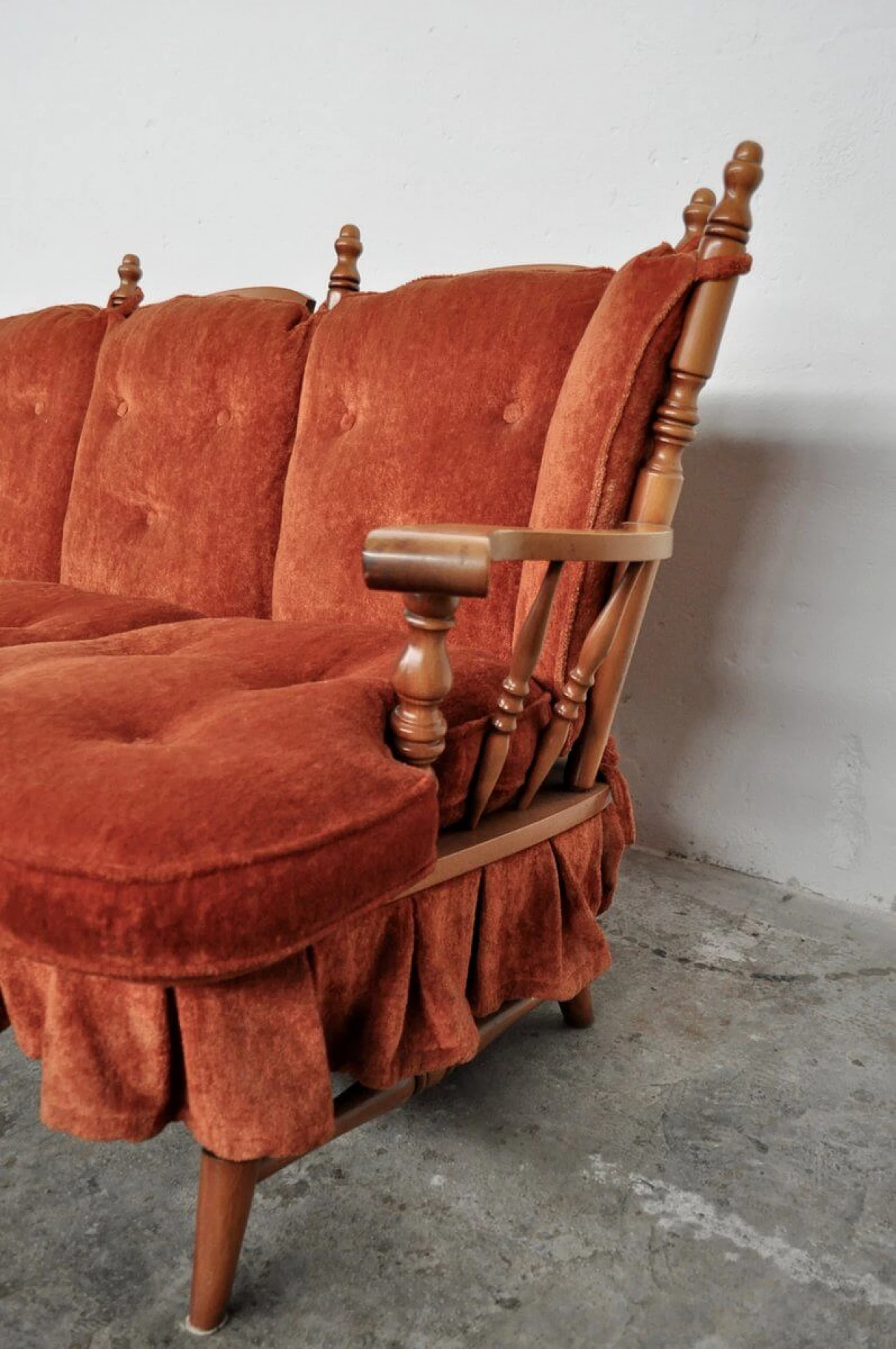 Coppia di poltrone e divano con dondolo in faggio e ciniglia, anni '70 1381322