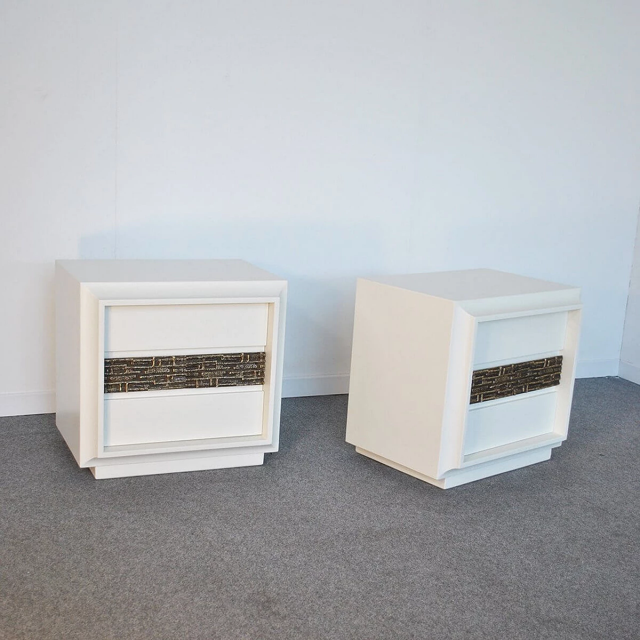 Pair of white lacquered wooden bedside tables by Luciano Frigerio, 1970s 1381597