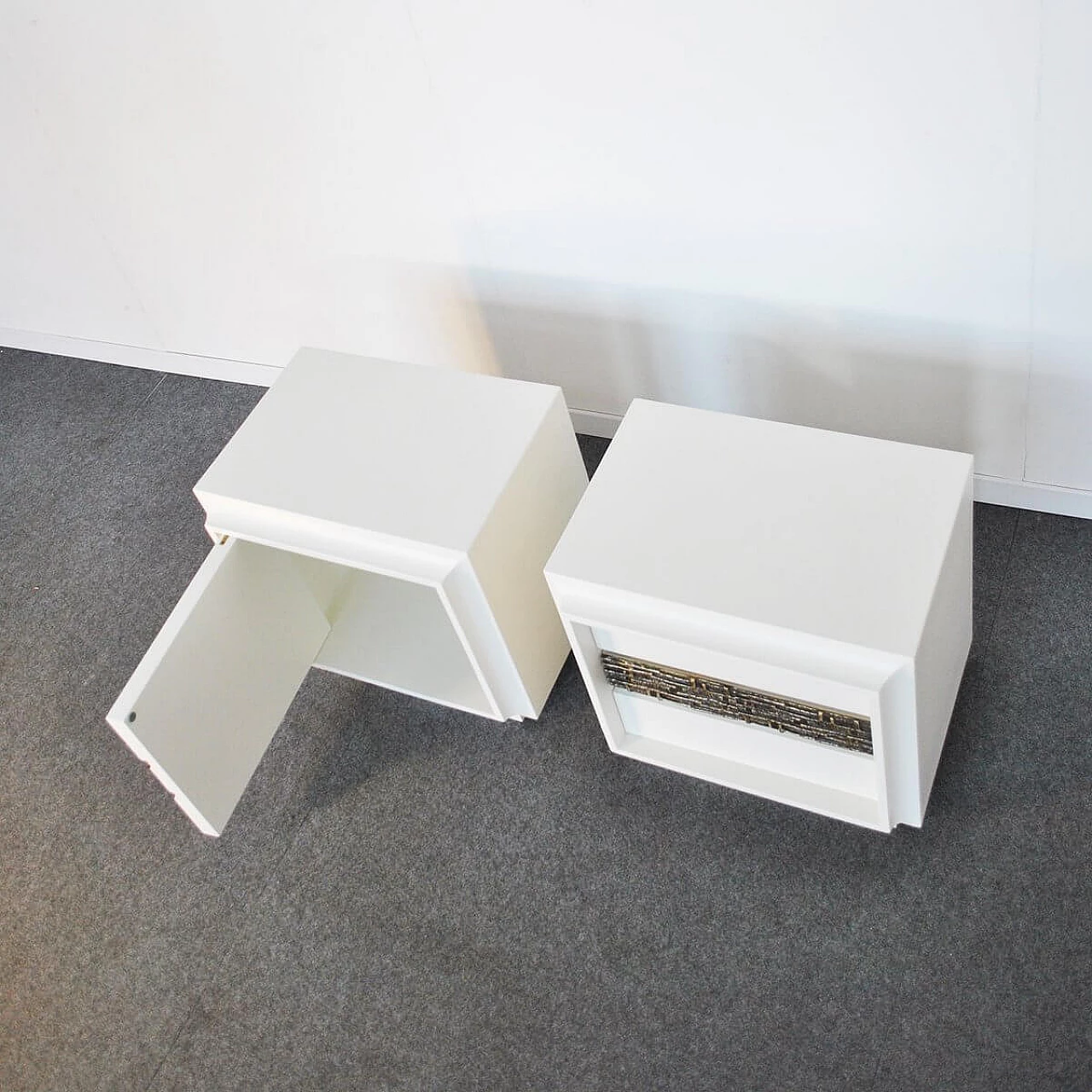 Pair of white lacquered wooden bedside tables by Luciano Frigerio, 1970s 1381602