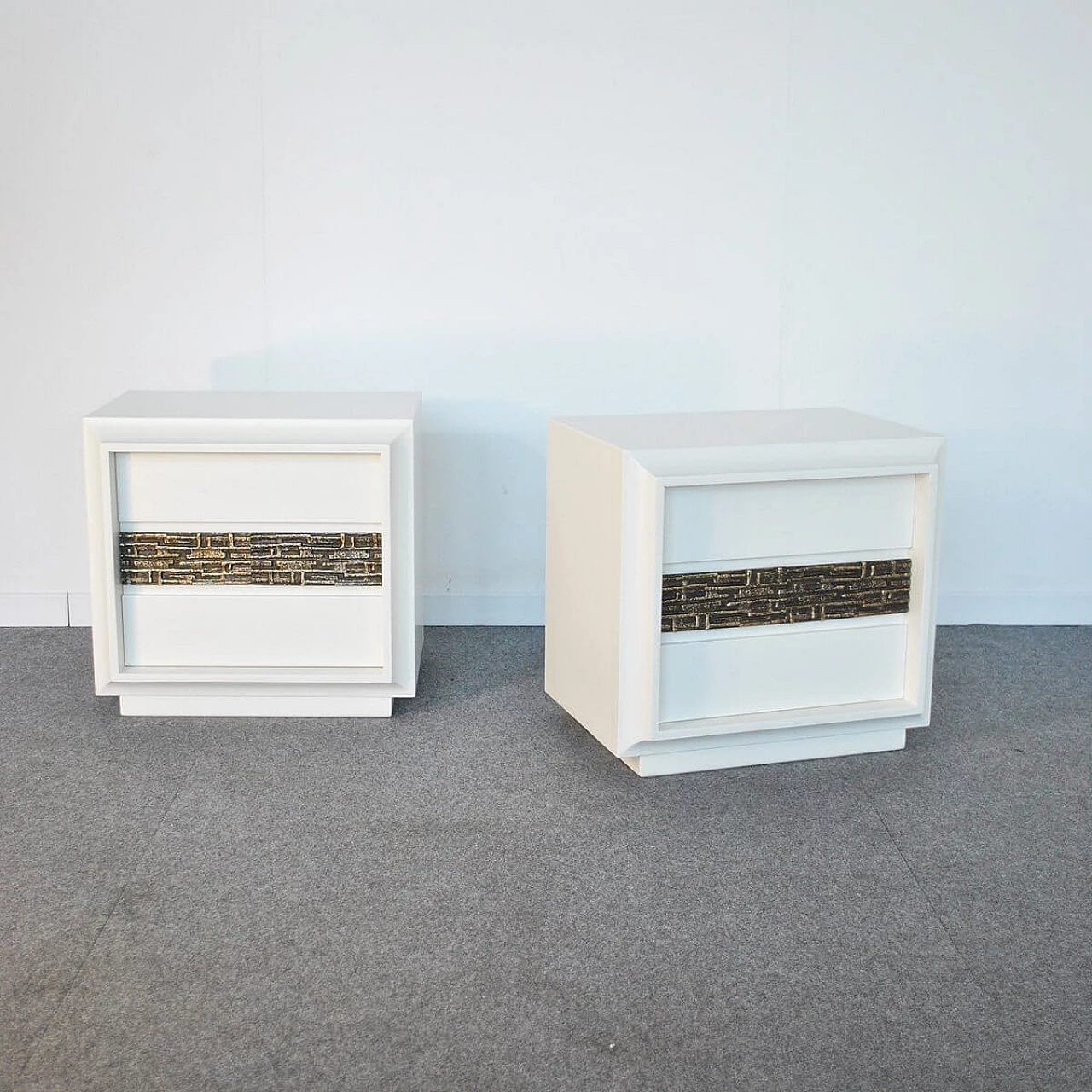 Pair of white lacquered wooden bedside tables by Luciano Frigerio, 1970s 1381604