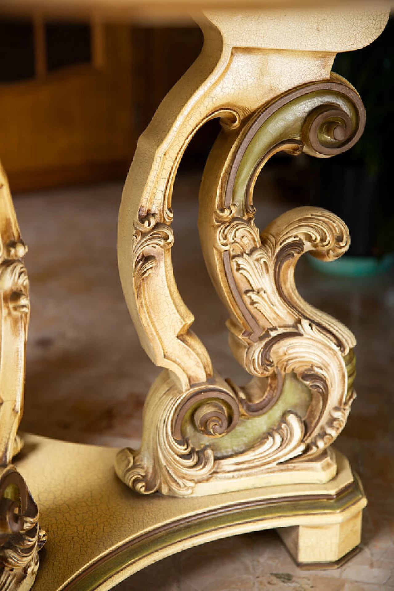 Venetian living room set with round table and 4 chairs, 1960s 1381605