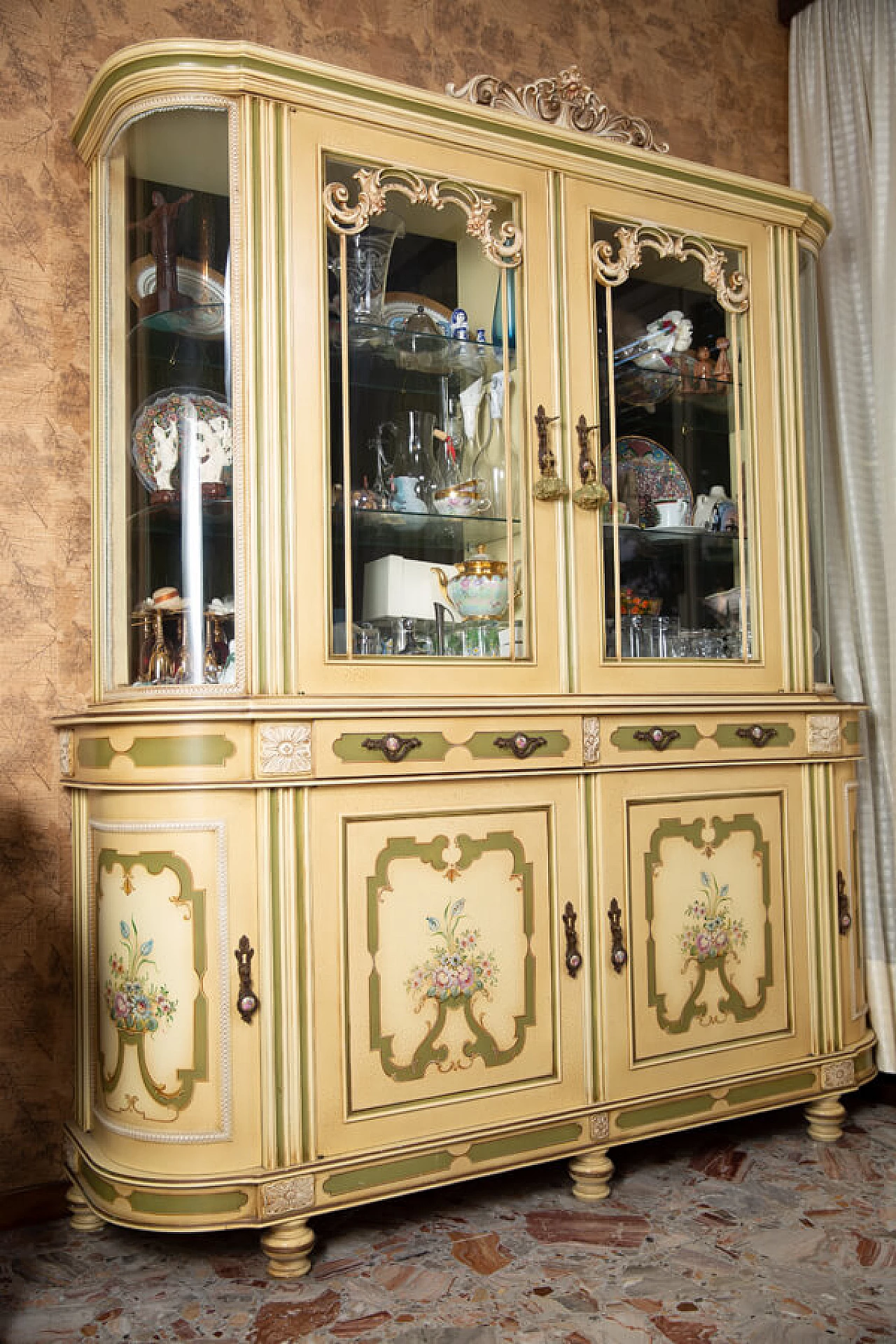 Cristalliera veneziana in legno laccato e dipinto, anni '60 1381609