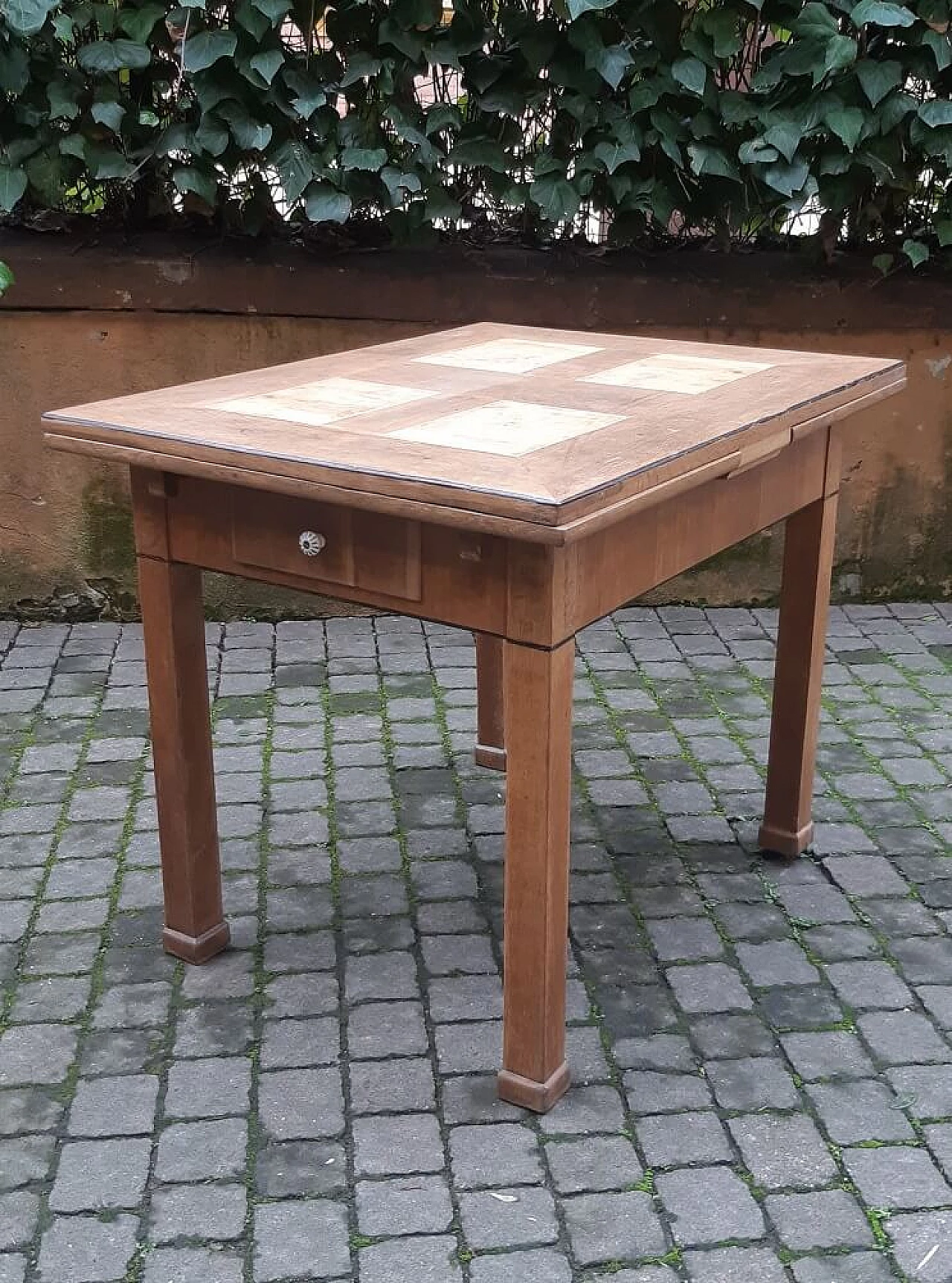 Tavolo allungabile in rovere con riquadri in radica di olmo, '800 1381627