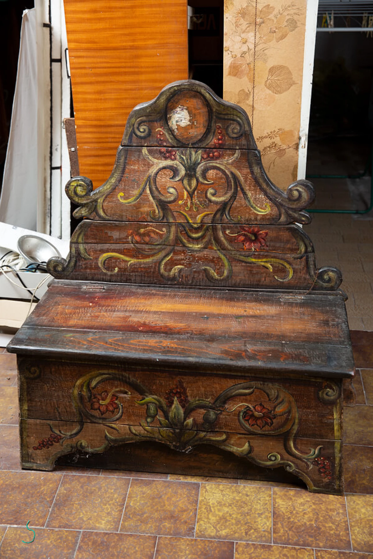 Cassapanca est europea dipinta a mano, anni '60 1381687