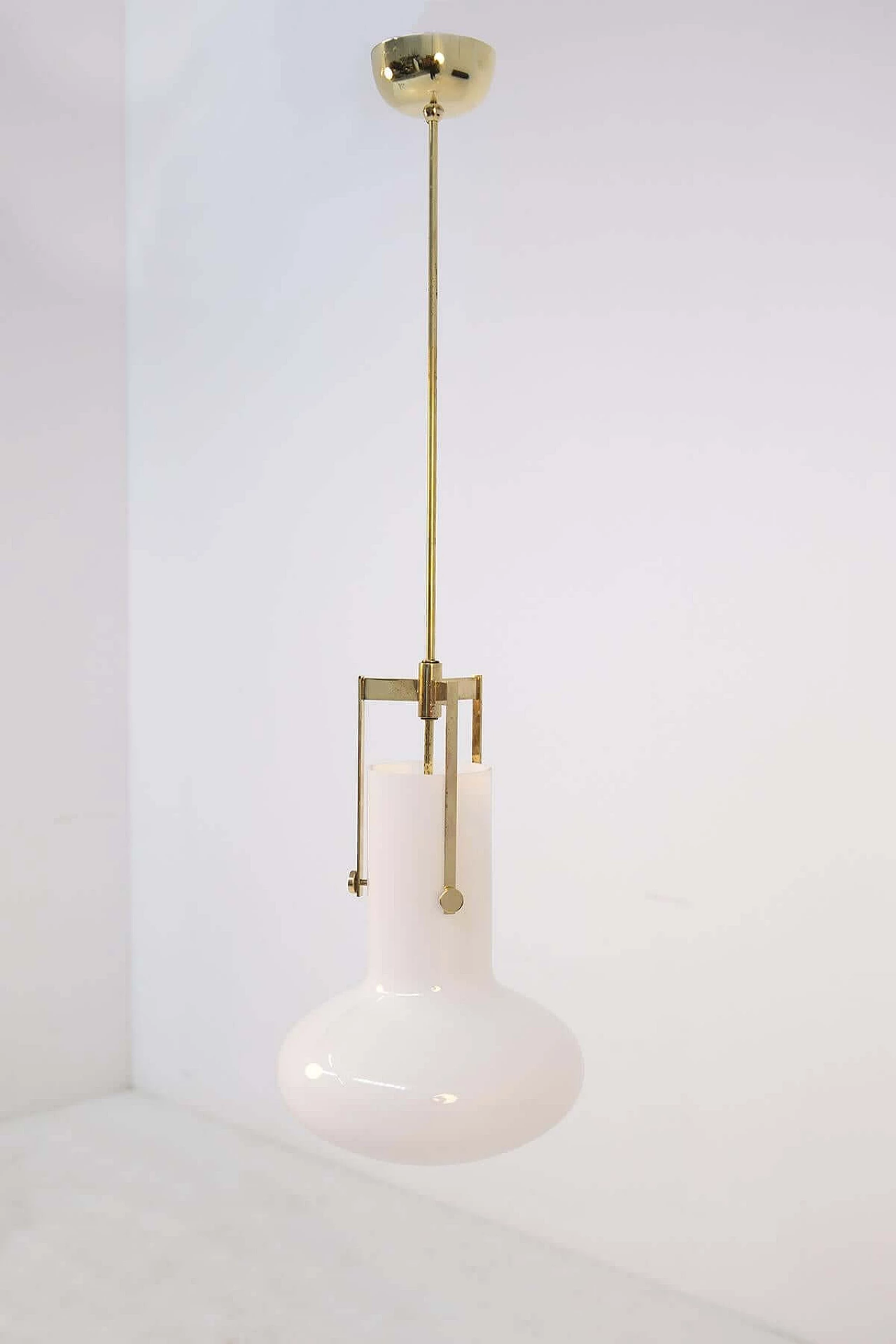Ignazio Gardella pendant lamp for Azucena in brass and glass, 1960 1382191