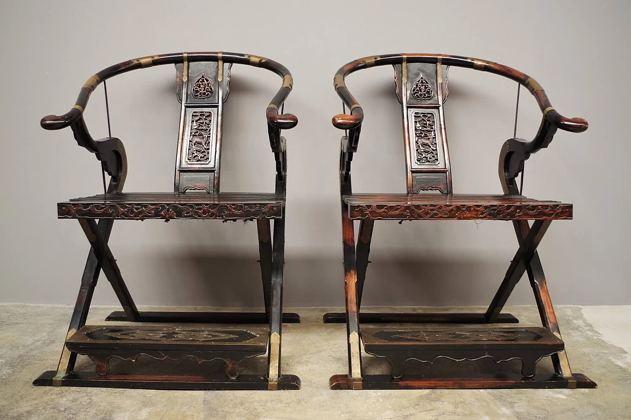 Coppia di sedie pieghevoli in legno e ottone di Ming, anni '20 1382459