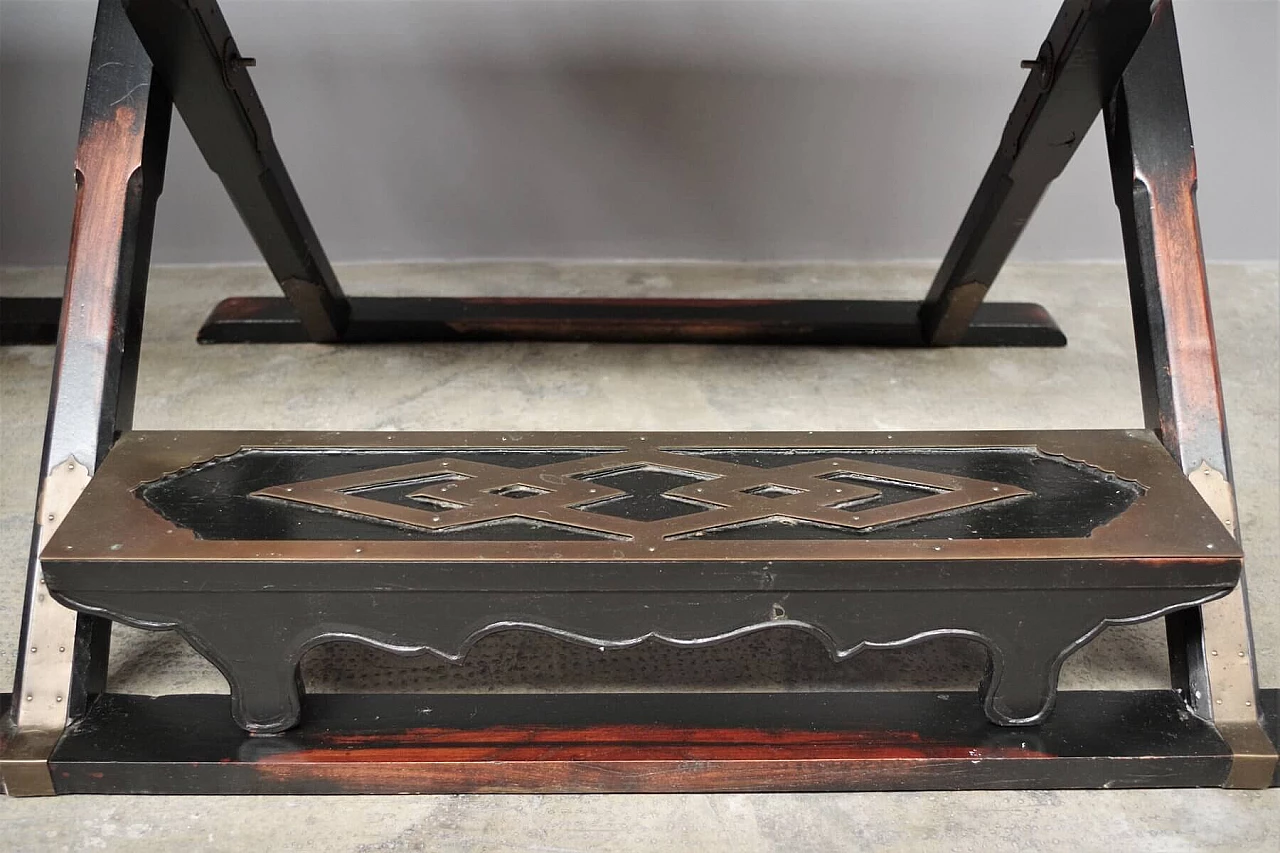 Pair of folding chairs in wood and brass by Ming, 20s 1382477