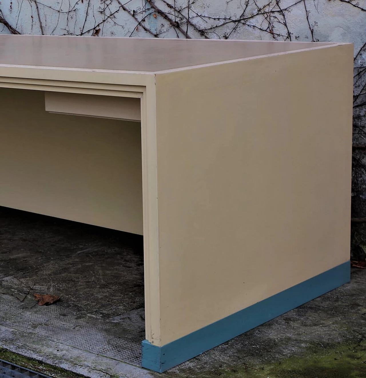 Tavolo da studio medico in legno tamburato con piano in pelle, anni '70 1382705