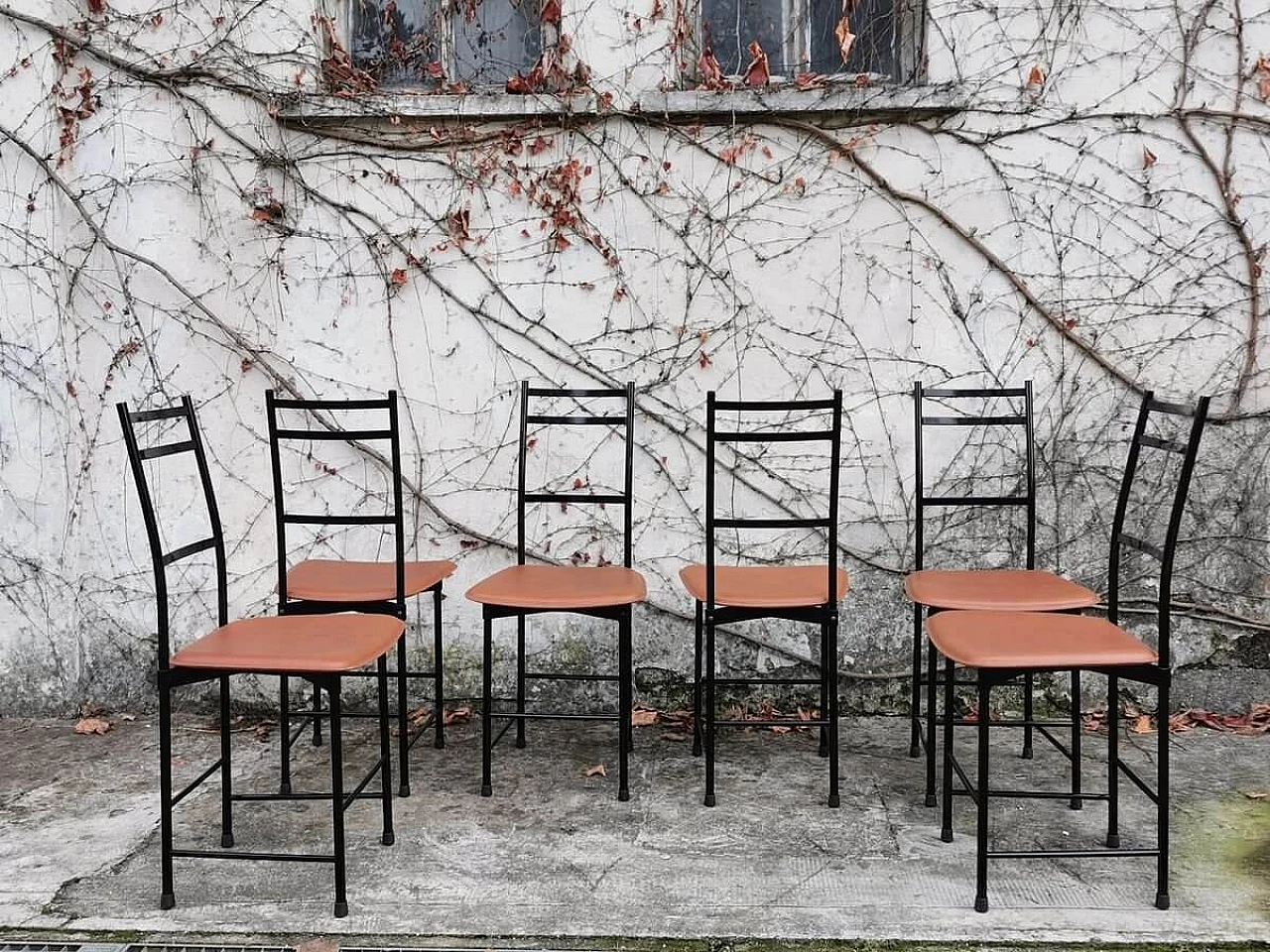 6 Chairs in painted anodised aluminium with leather seat by Ycami, 80s 1382850