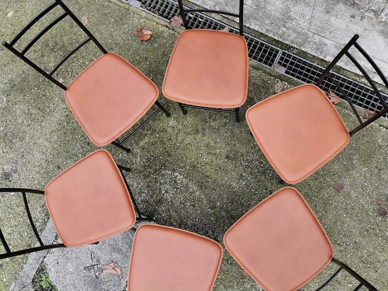 6 Chairs in painted anodised aluminium with leather seat by Ycami, 80s 1382855