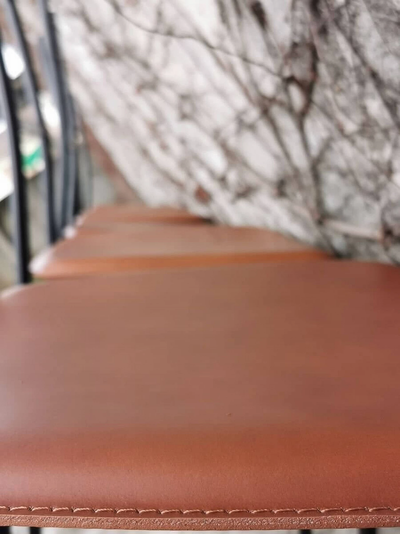 6 Chairs in painted anodised aluminium with leather seat by Ycami, 80s 1382858