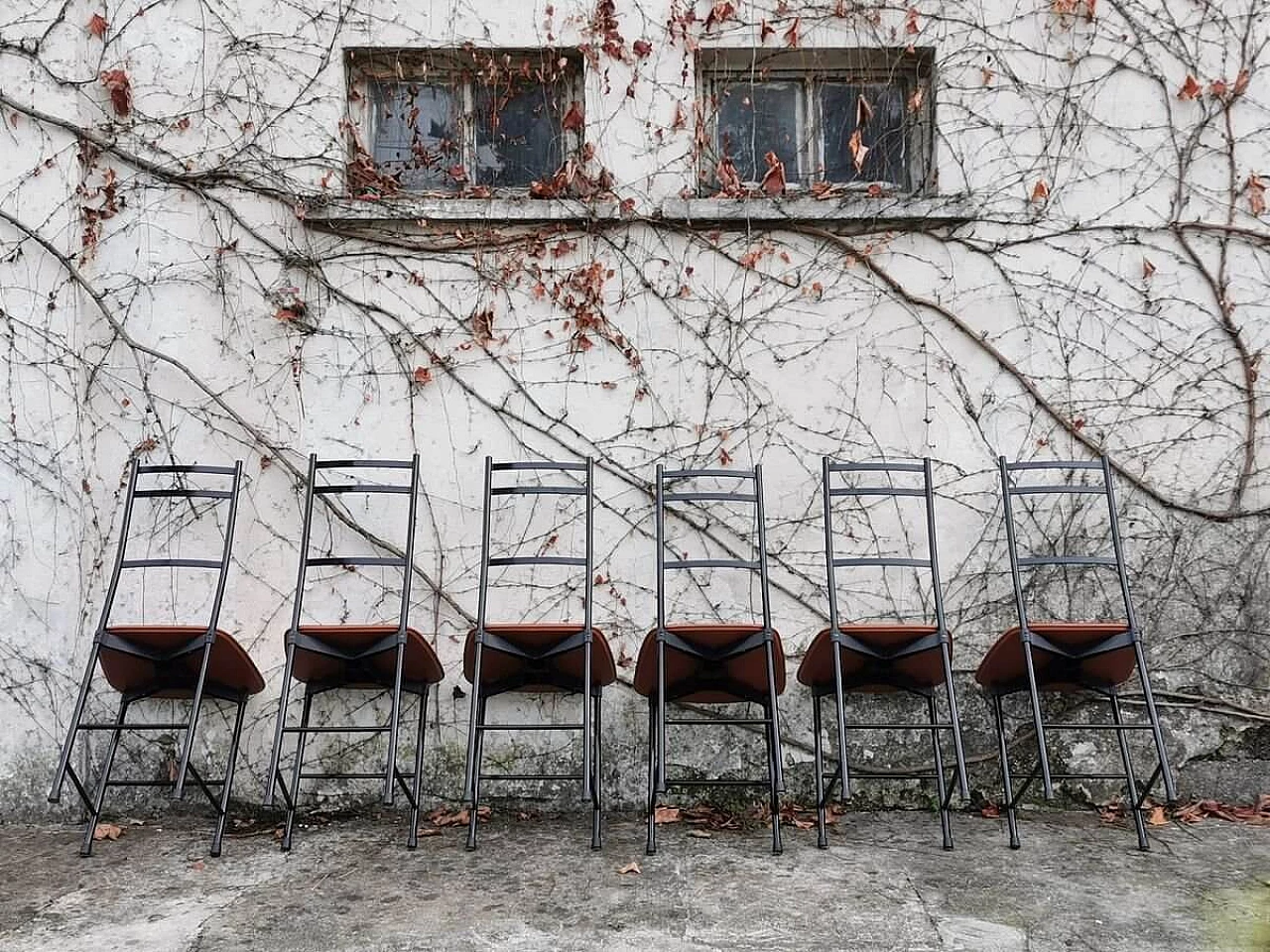 6 Chairs in painted anodised aluminium with leather seat by Ycami, 80s 1382859
