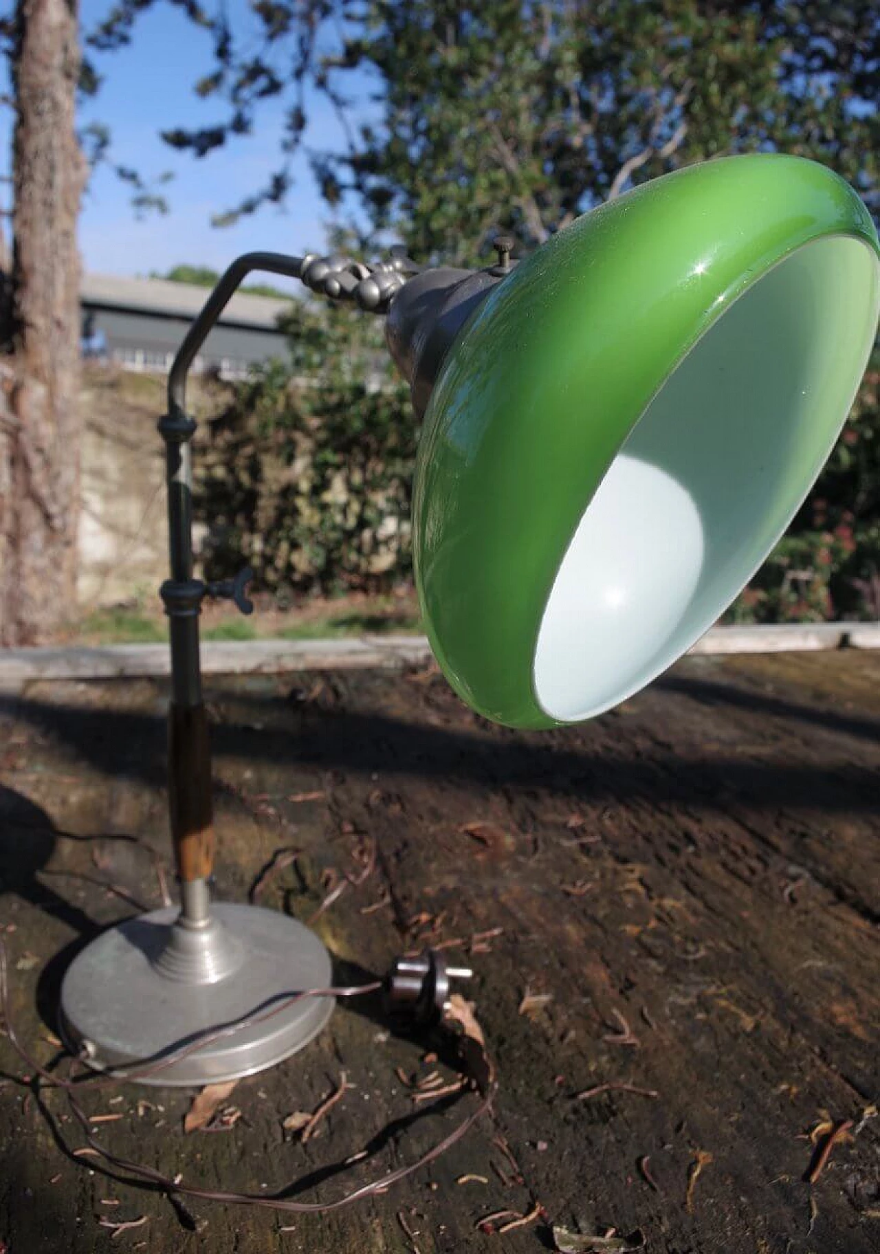 Adjustable table lamp in glass, metal and briarwood, 50s 1382937