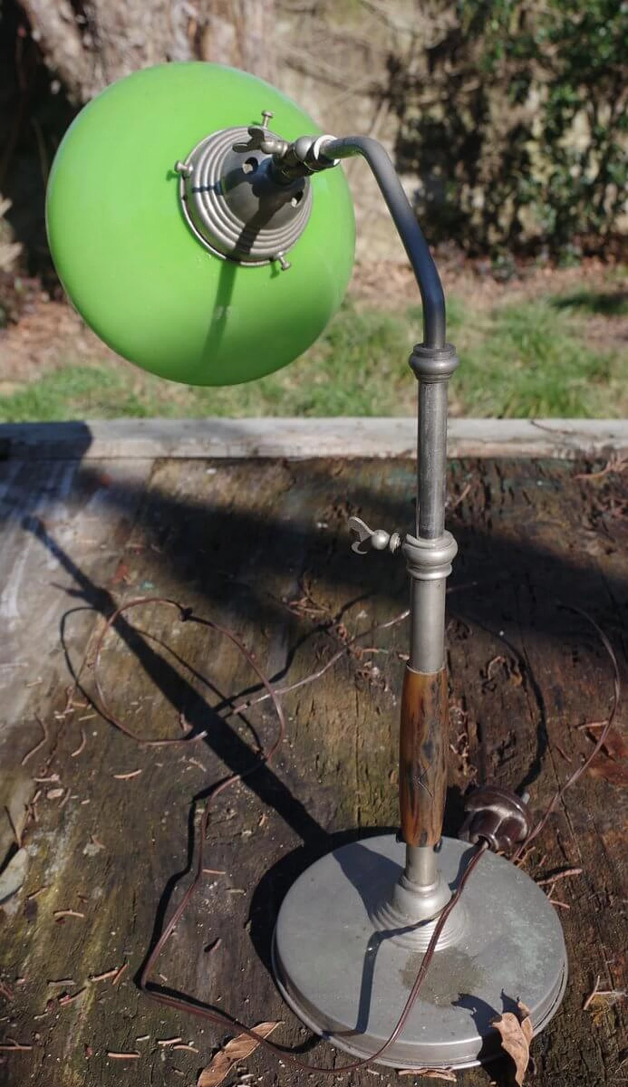 Adjustable table lamp in glass, metal and briarwood, 50s 1382940