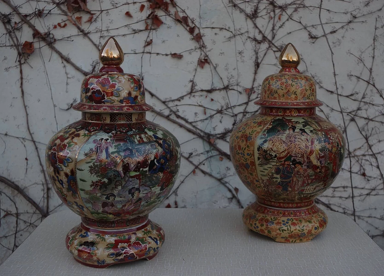 Coppia di vasi in ceramica dipinta a mano, anni '60 1383081