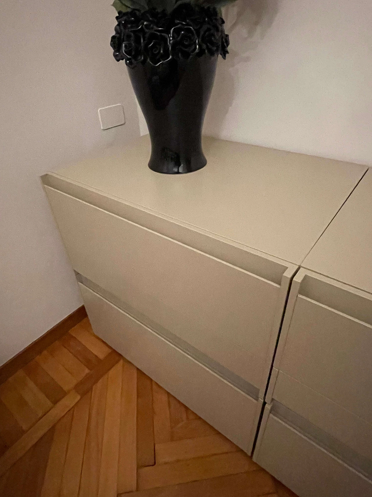 Coppia di cassettiere laccate a 3 cassetti, anni 2000 1383348