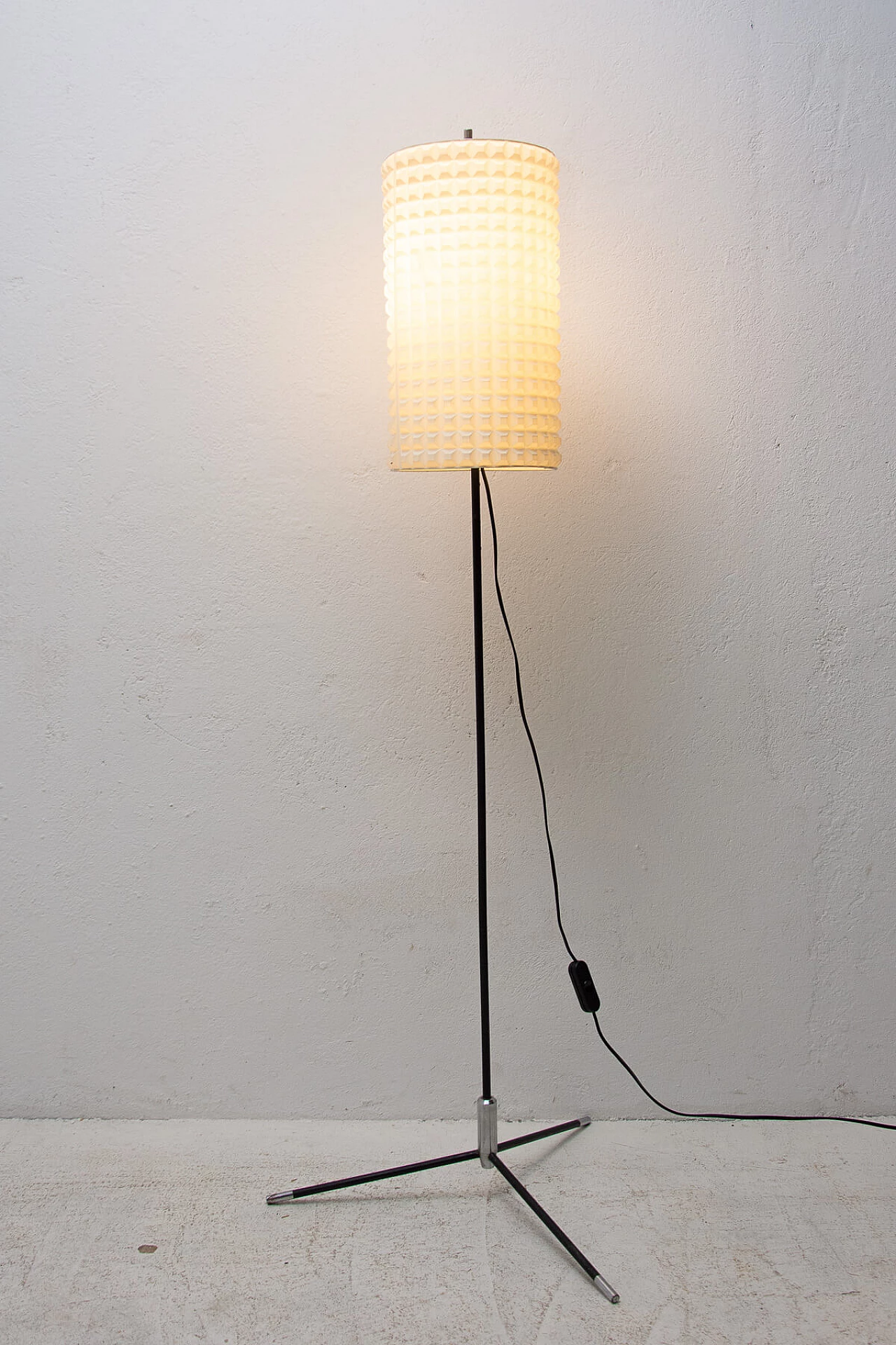Metal floor lamp with plastic shade, 1960s 1384592